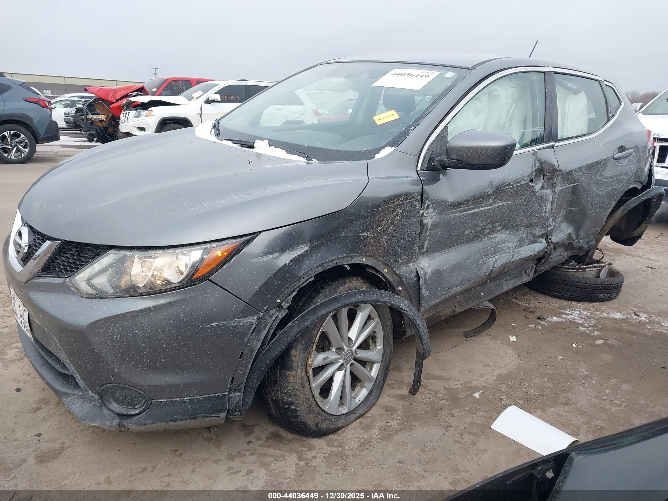 NISSAN ROGUE image 2