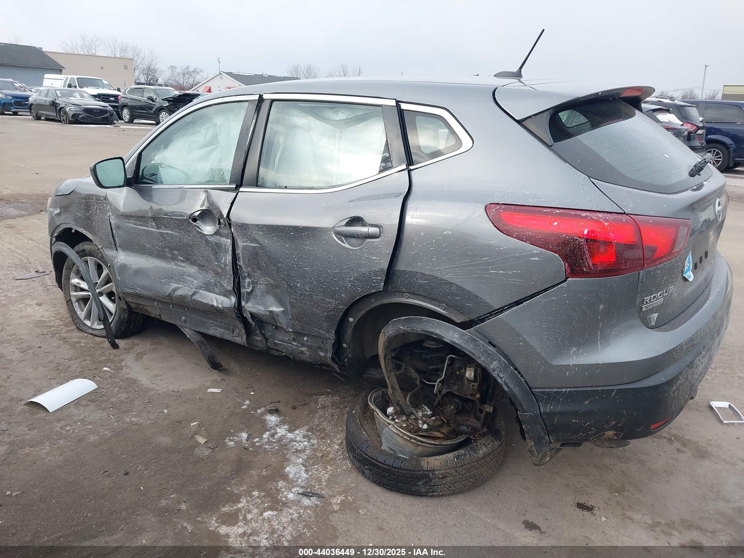 NISSAN ROGUE image 3
