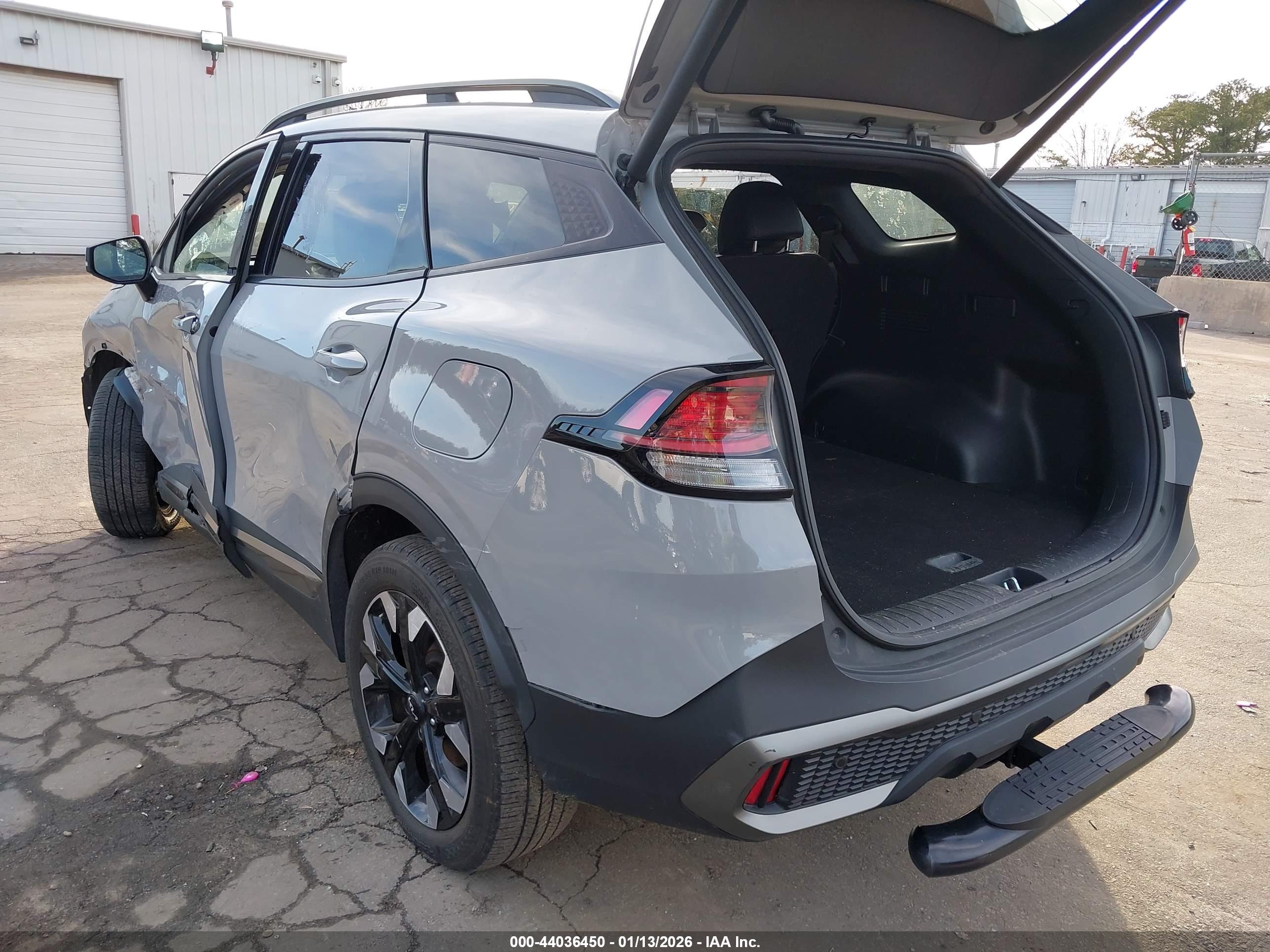 KIA SPORTAGE image 3