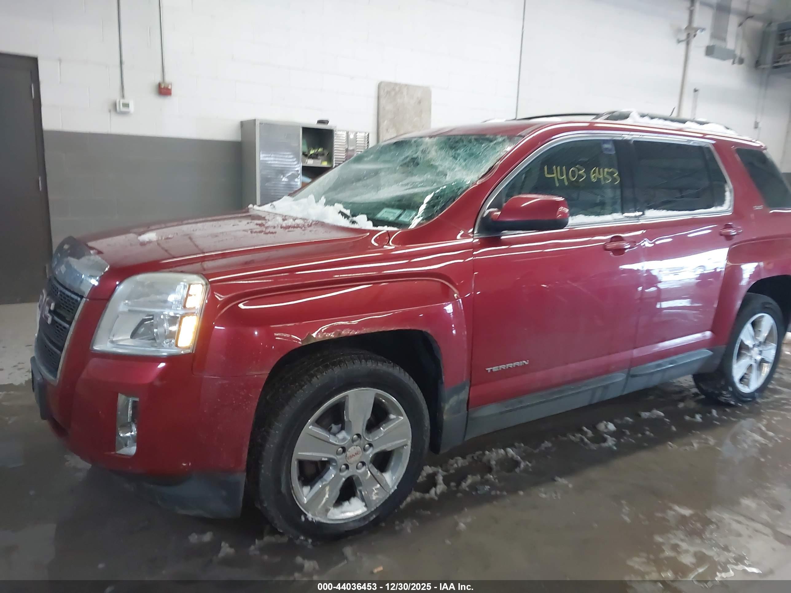 GMC TERRAIN image 2