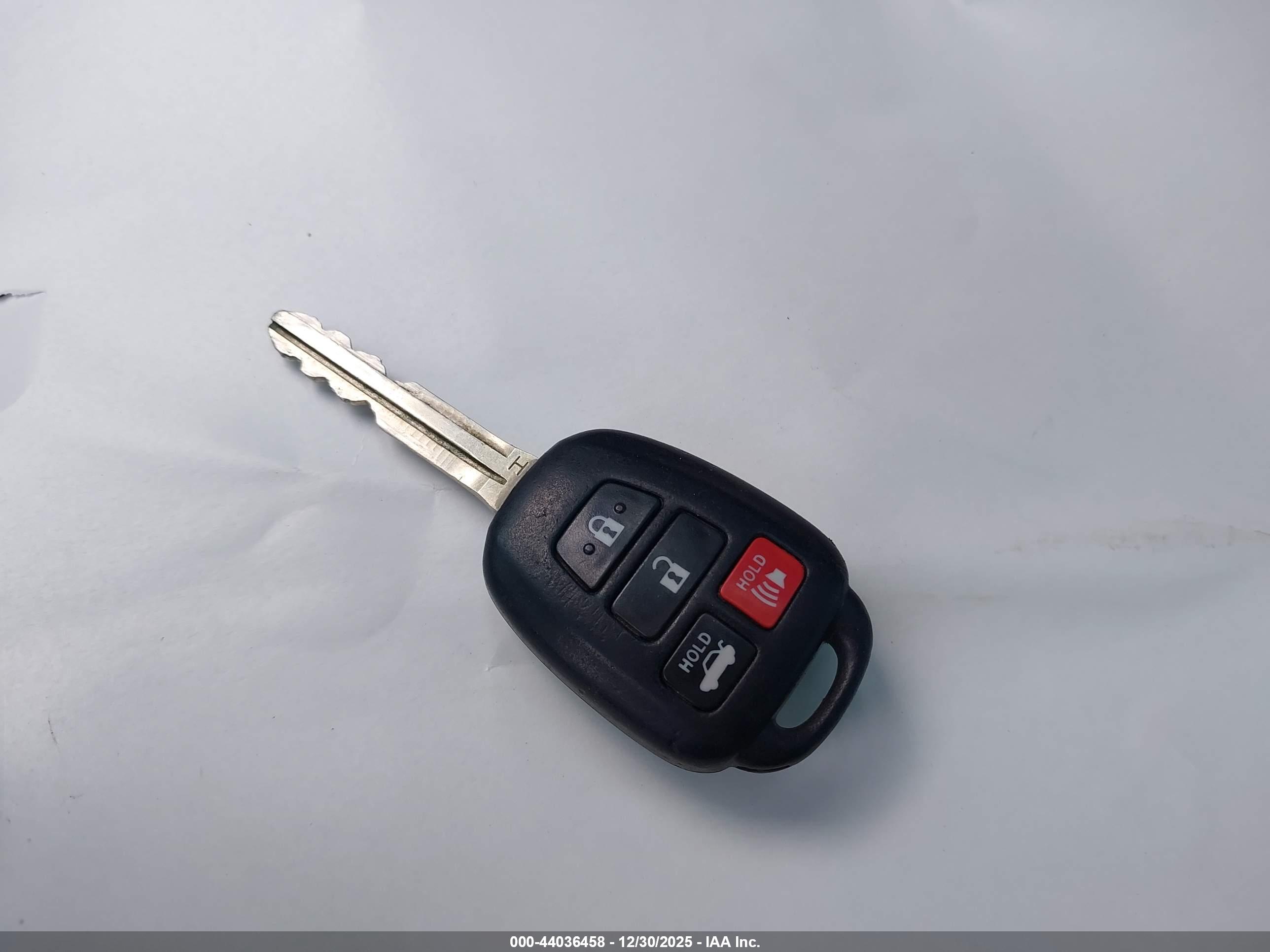 TOYOTA CAMRY image 11