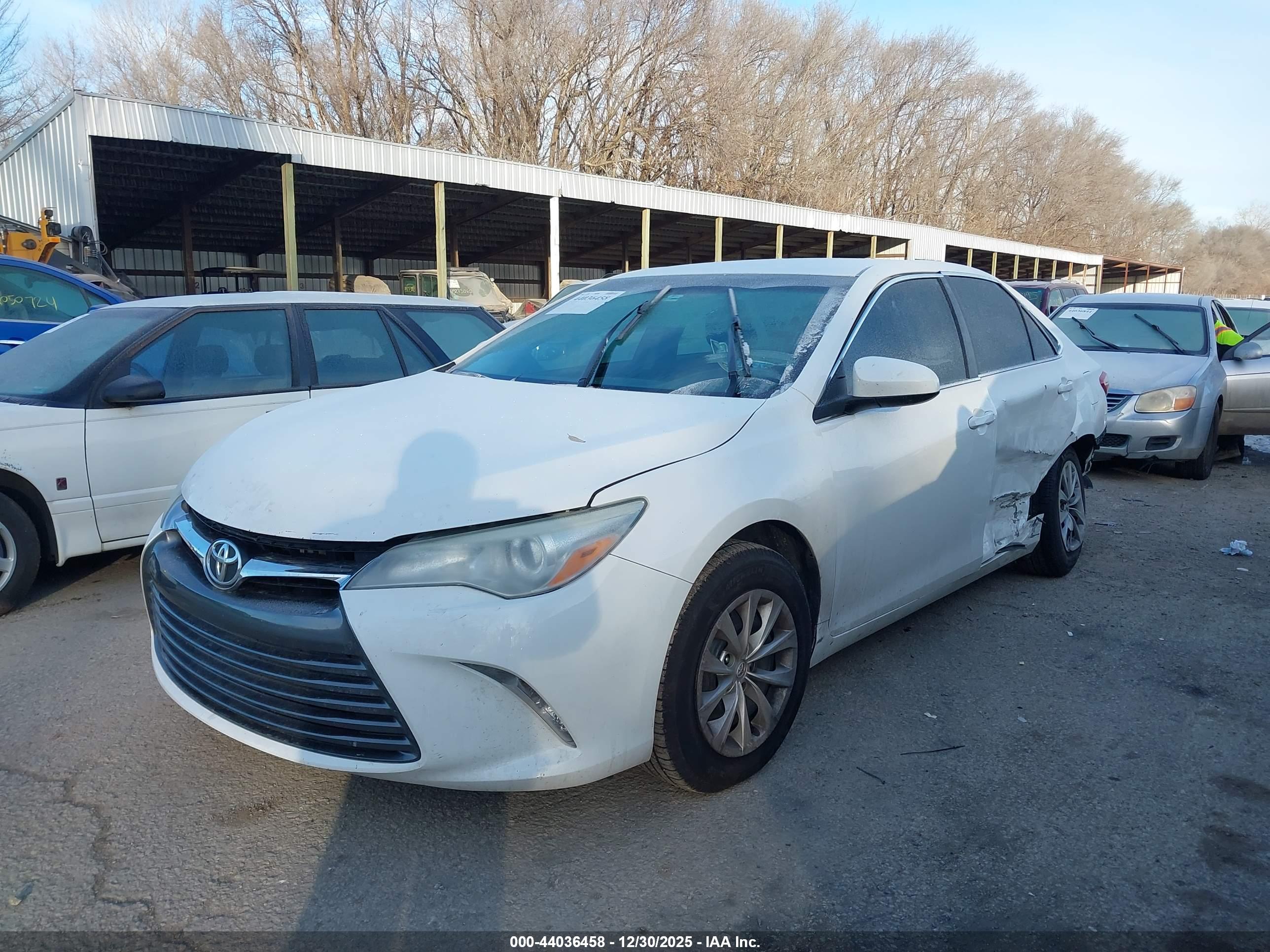 TOYOTA CAMRY image 2