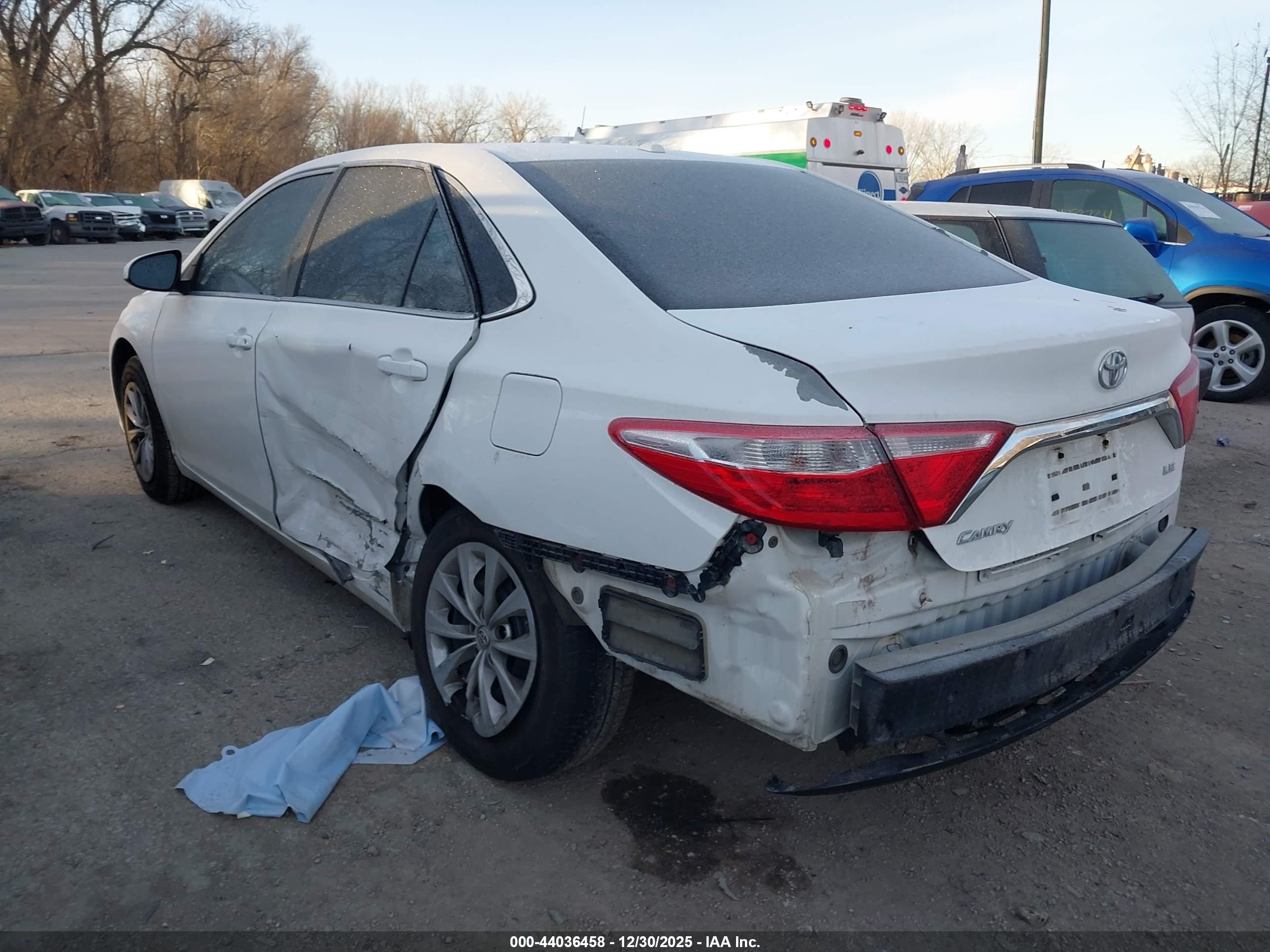 TOYOTA CAMRY image 3