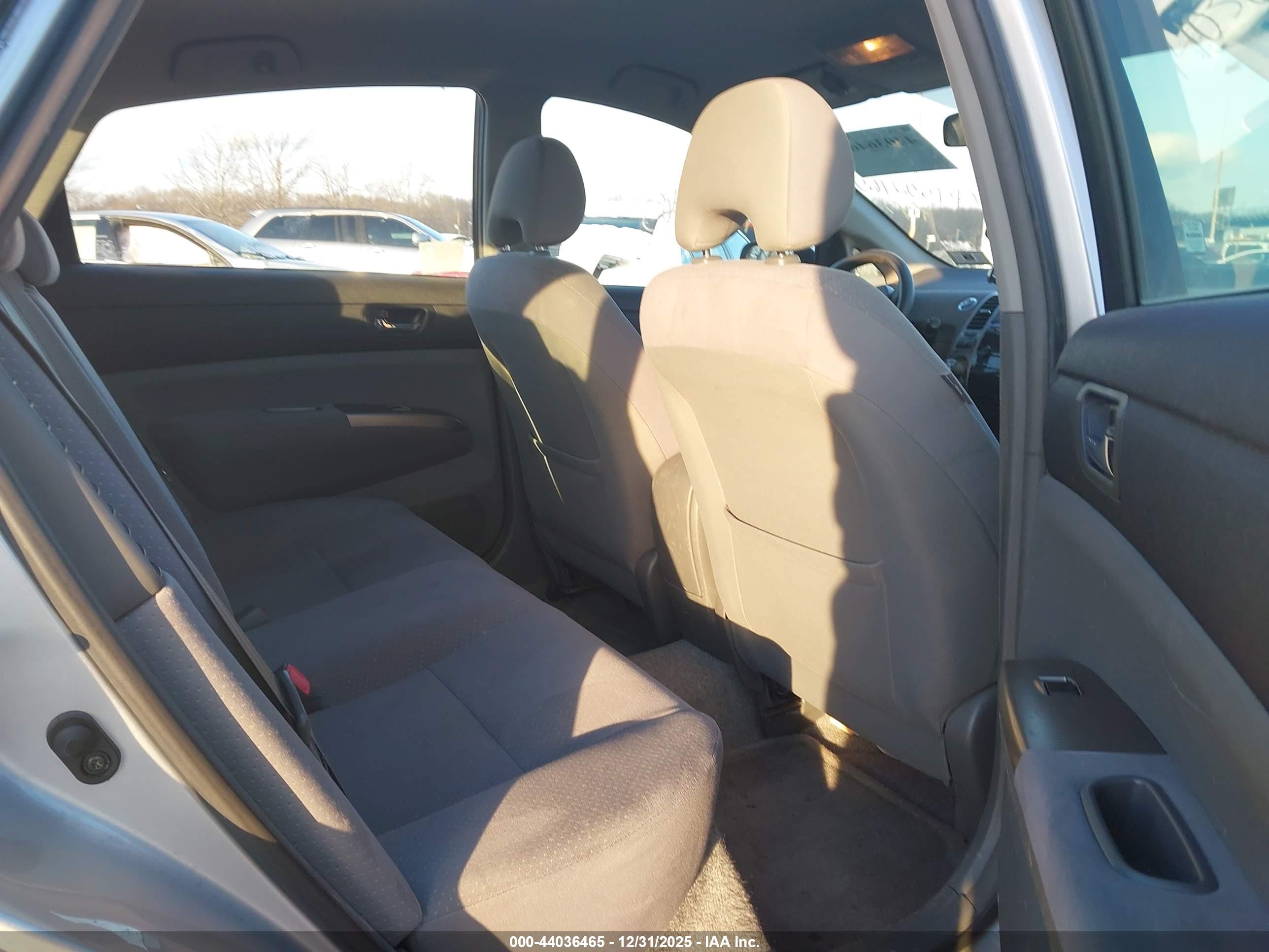TOYOTA PRIUS image 8