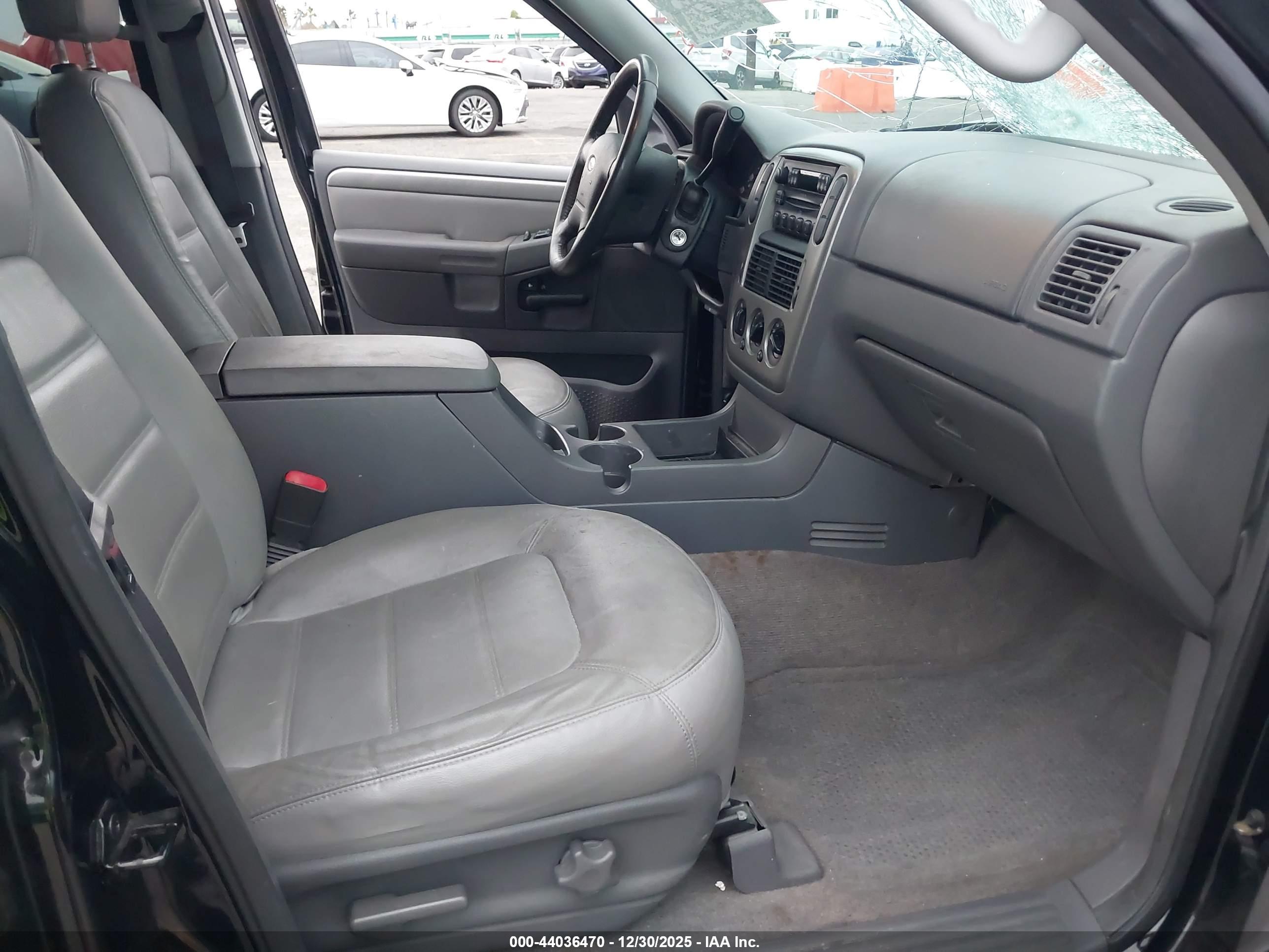 FORD EXPLORER image 5