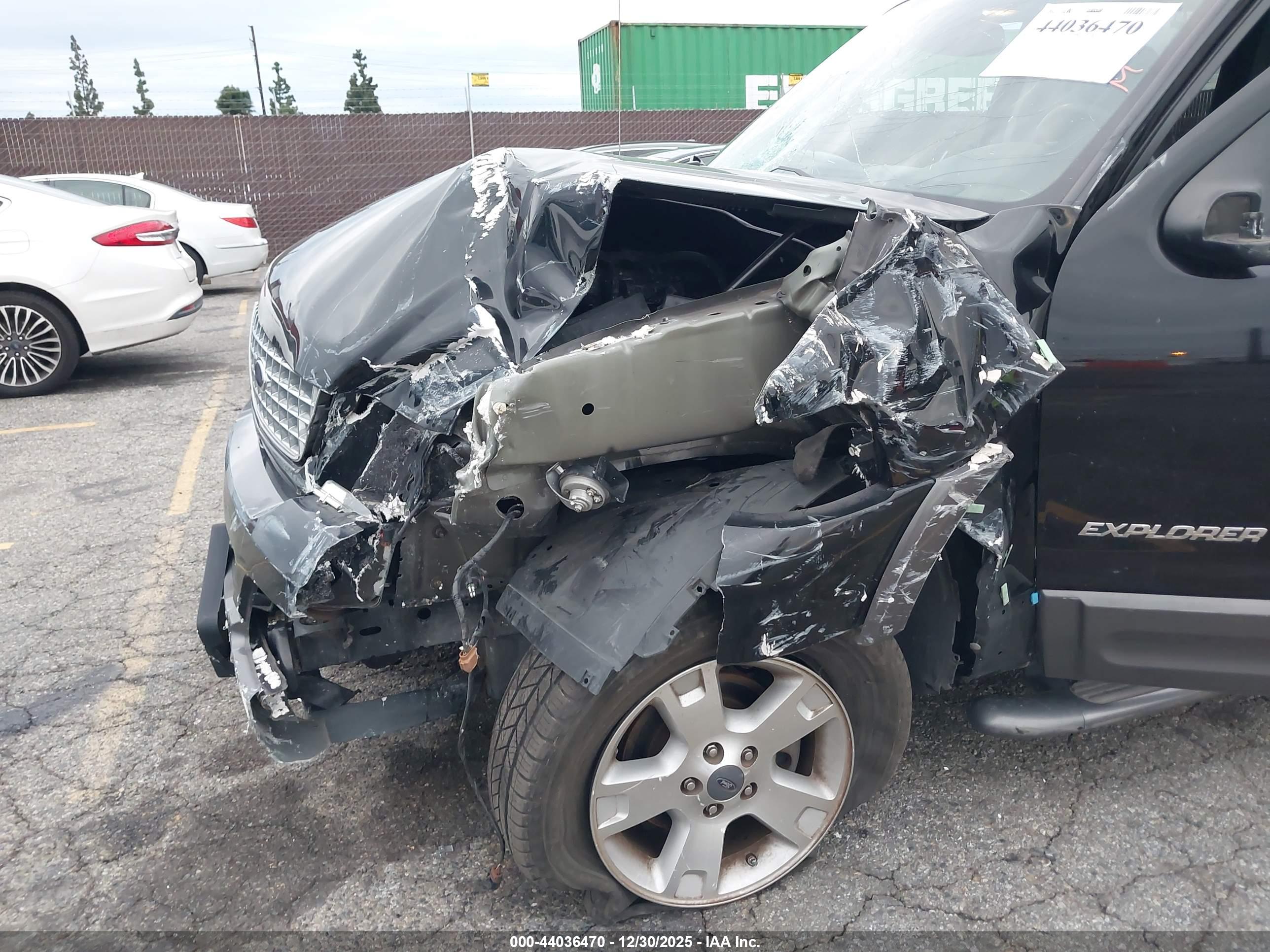 FORD EXPLORER image 6