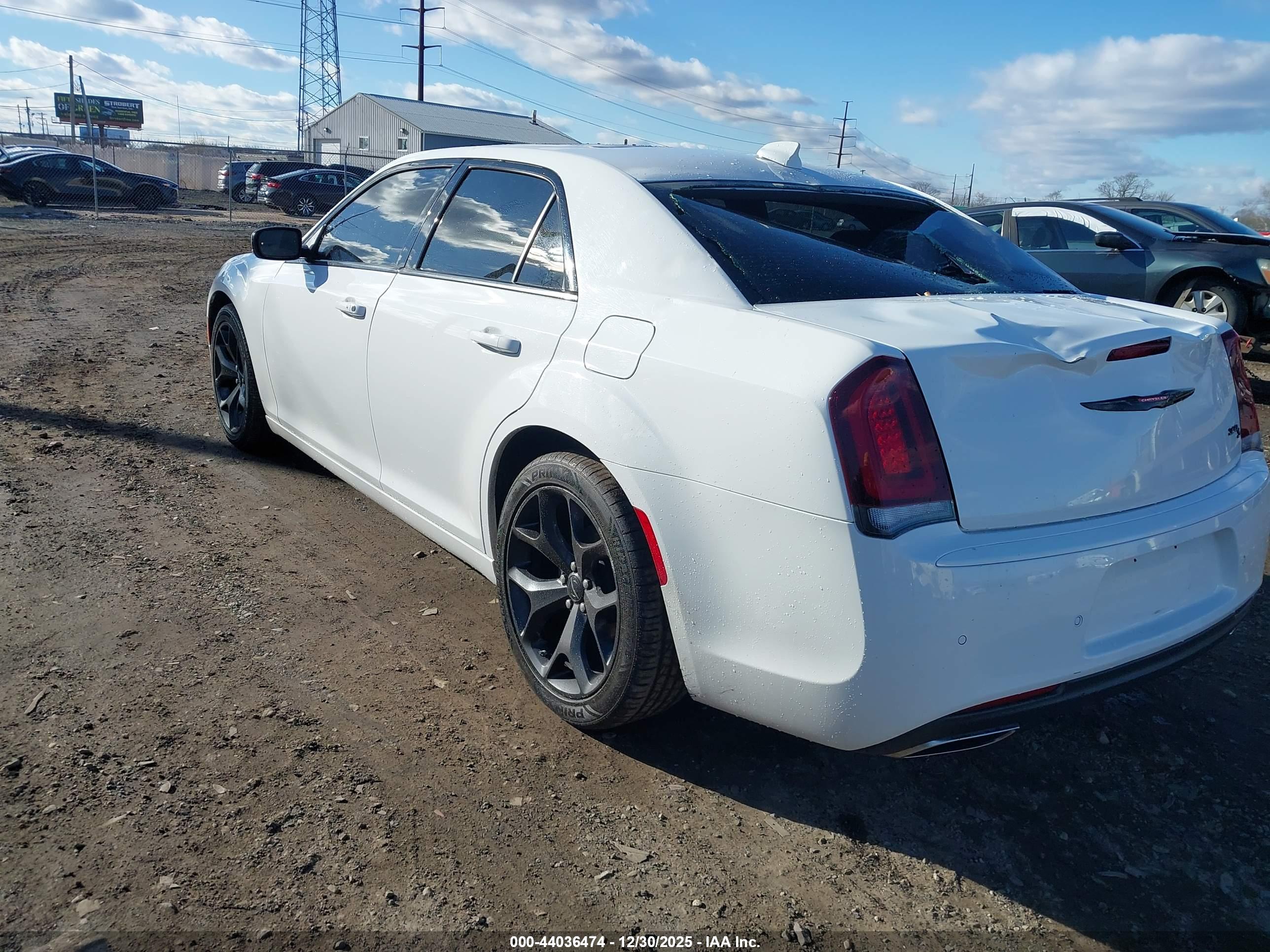CHRYSLER 300 image 3