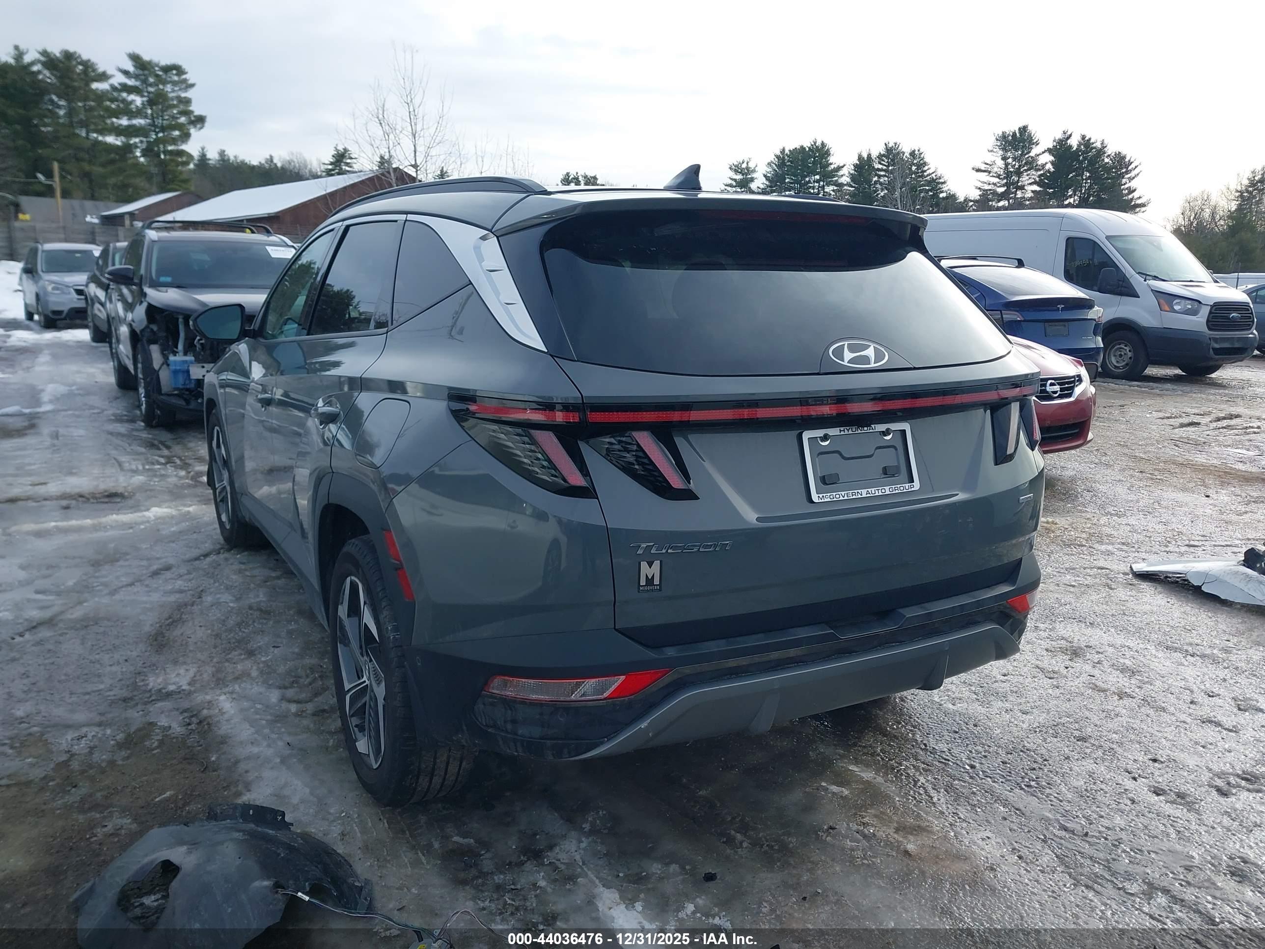 HYUNDAI TUCSON image 3