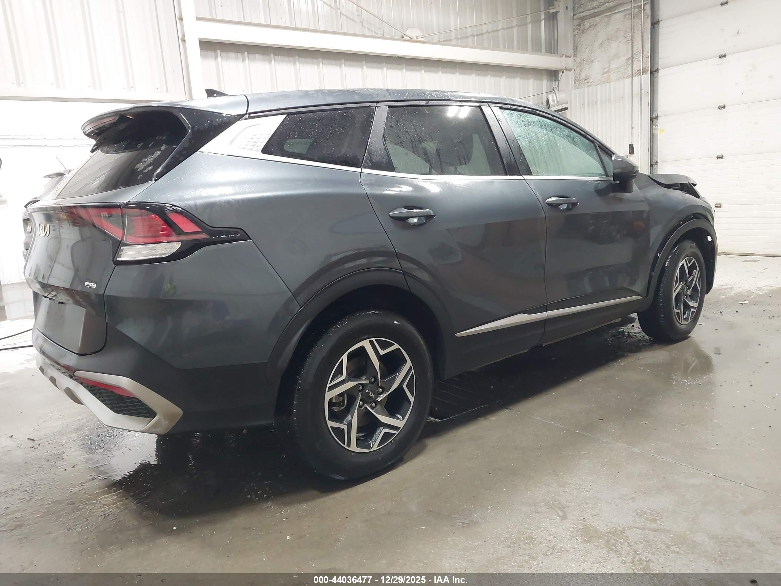 KIA SPORTAGE image 4