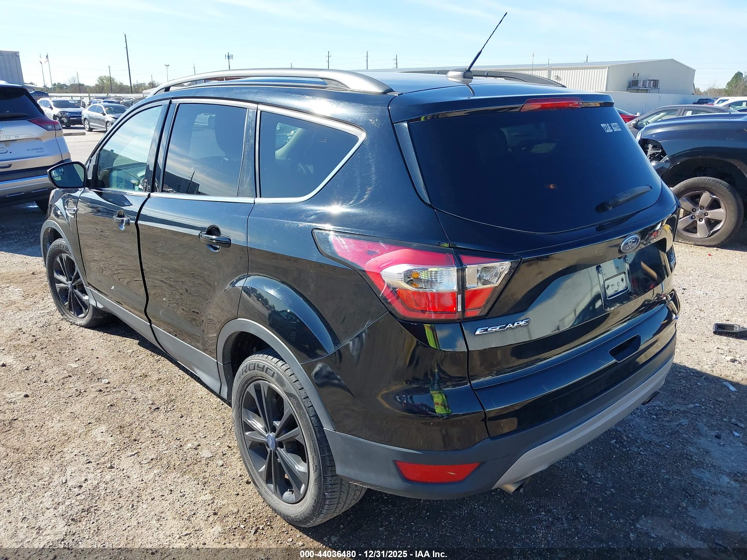 FORD ESCAPE image 3