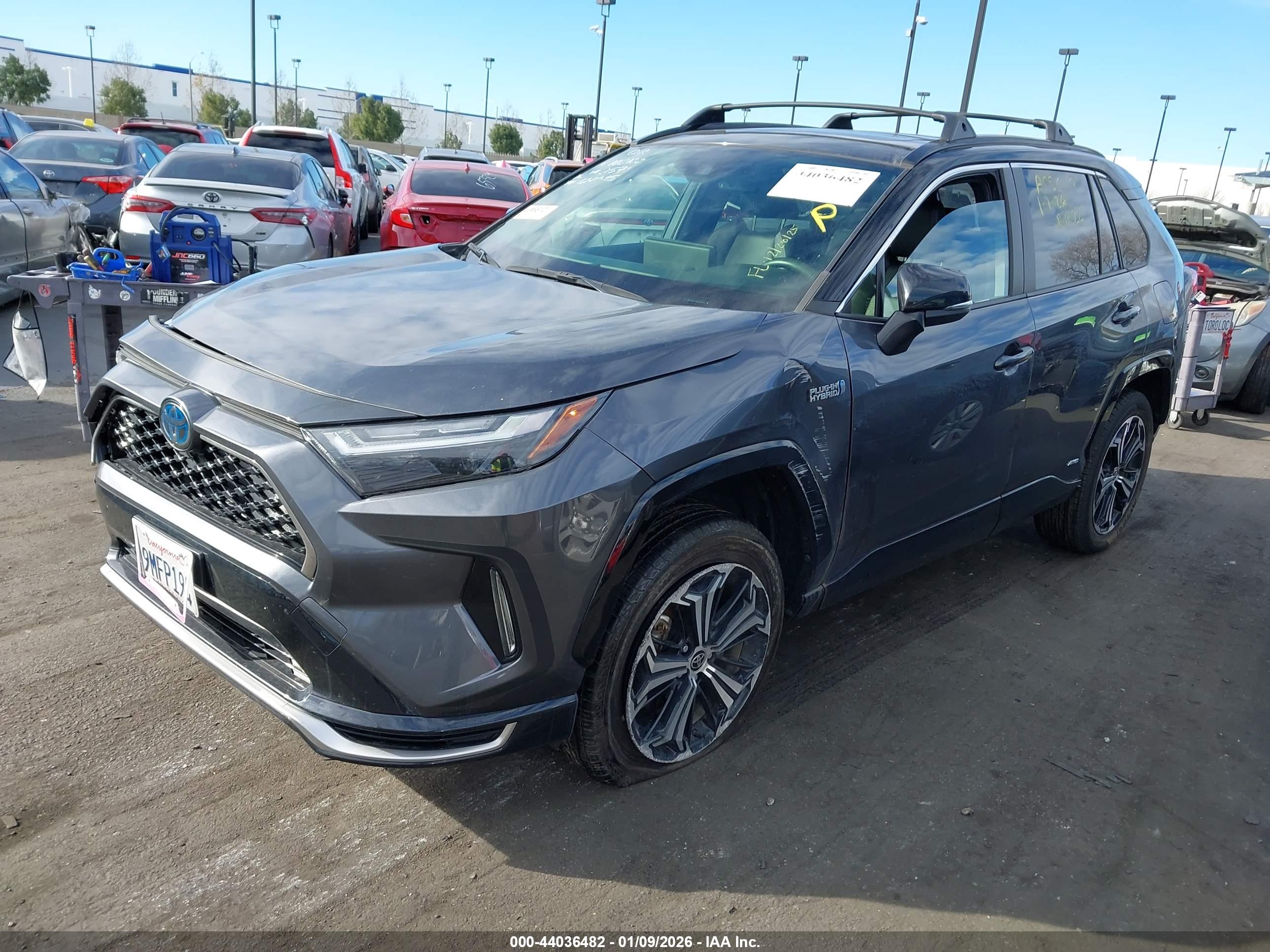 TOYOTA RAV4 image 2