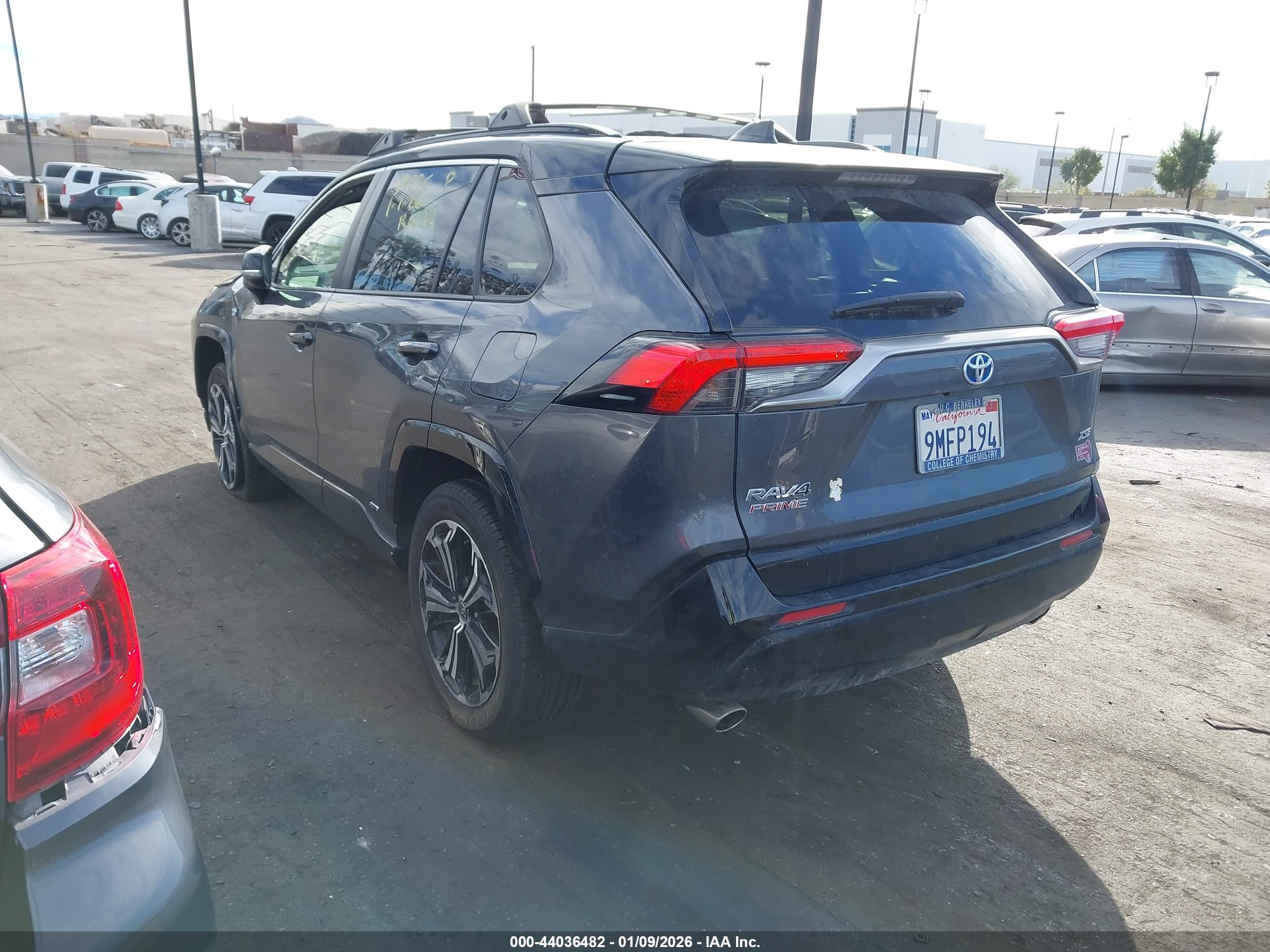 TOYOTA RAV4 image 3