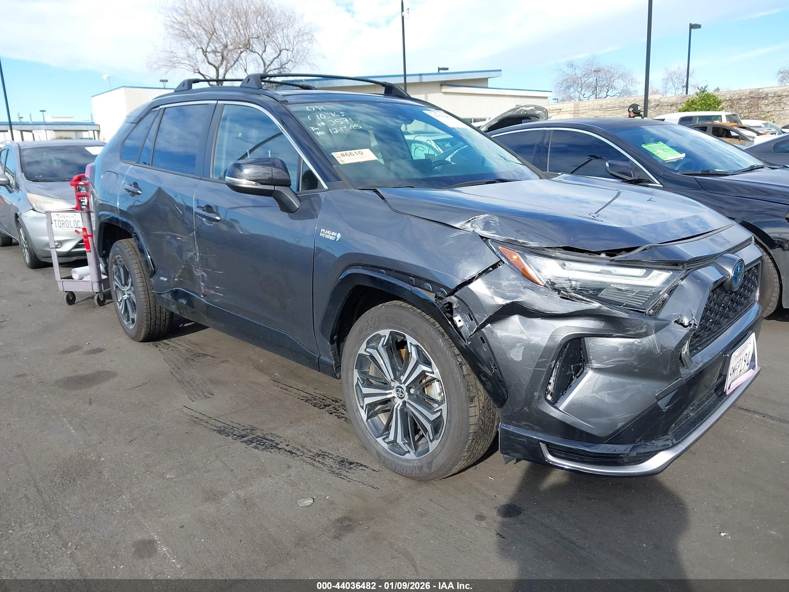 TOYOTA RAV4 image 6
