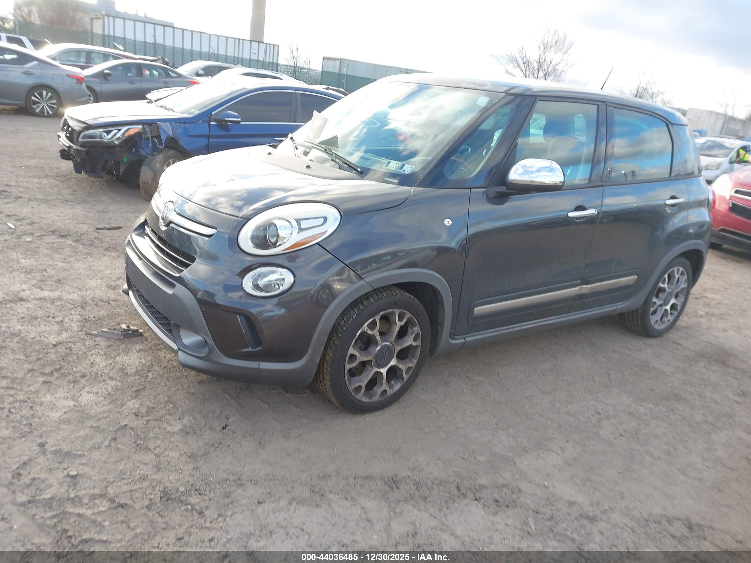 FIAT 500L image 2