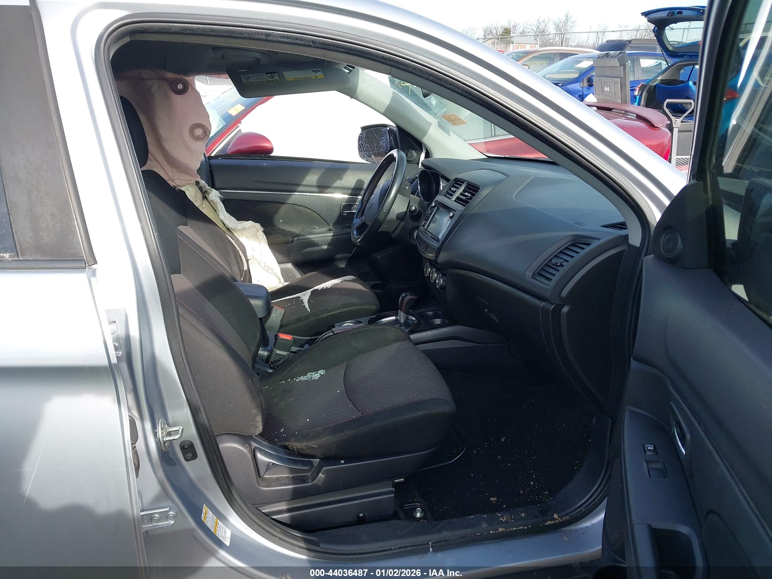 MITSUBISHI OUTLANDER image 5