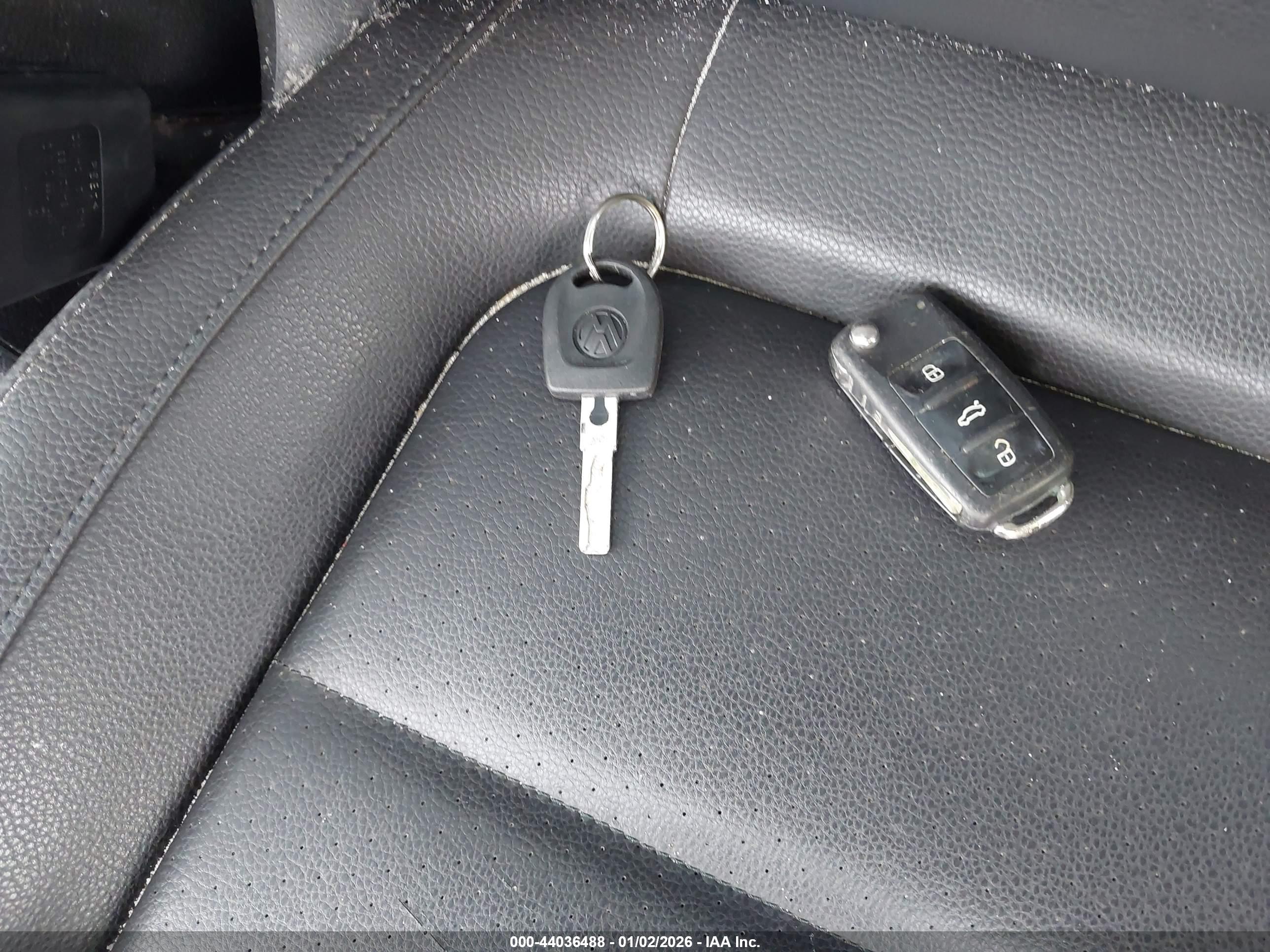 VOLKSWAGEN TIGUAN image 11