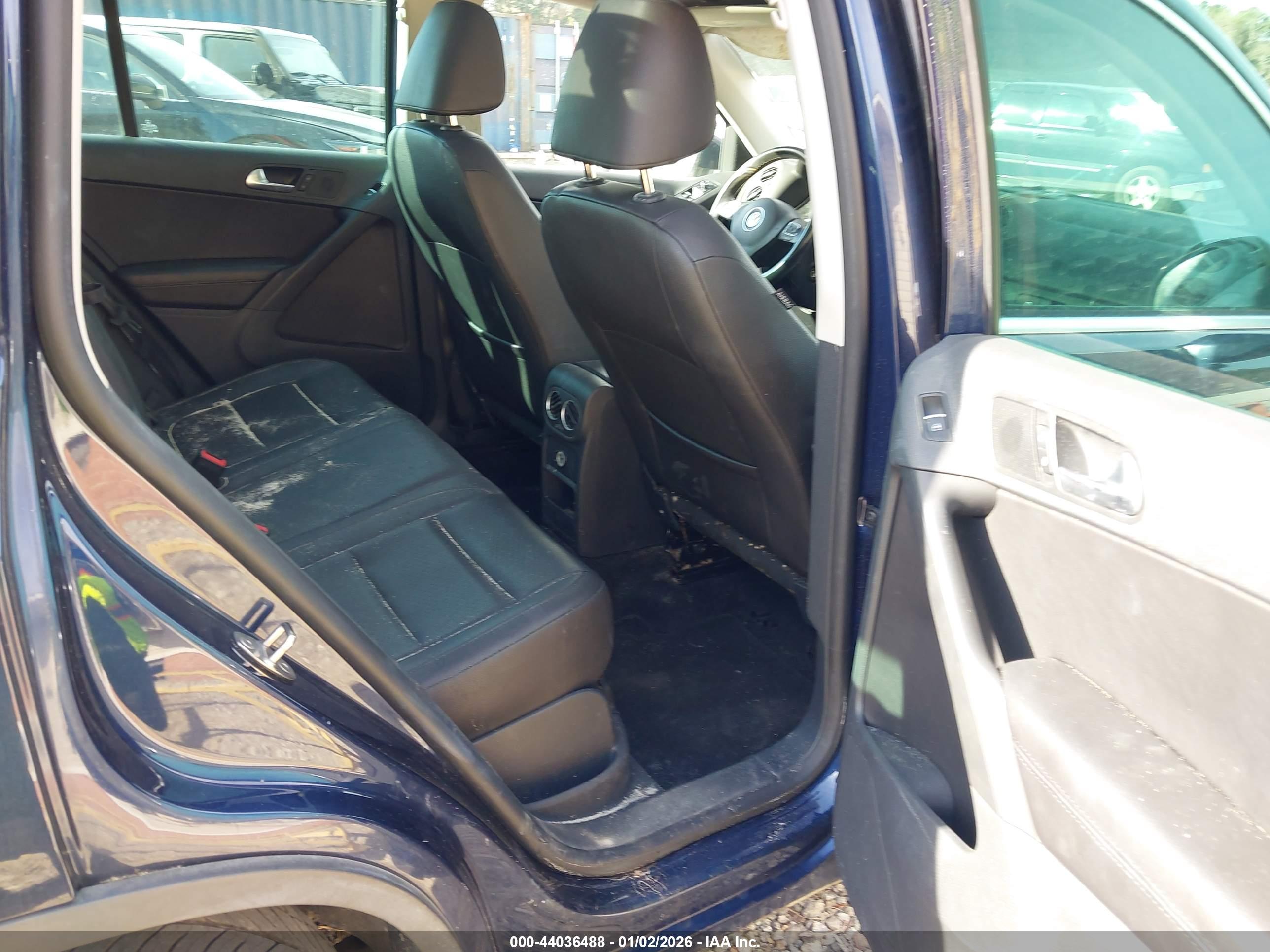 VOLKSWAGEN TIGUAN image 8