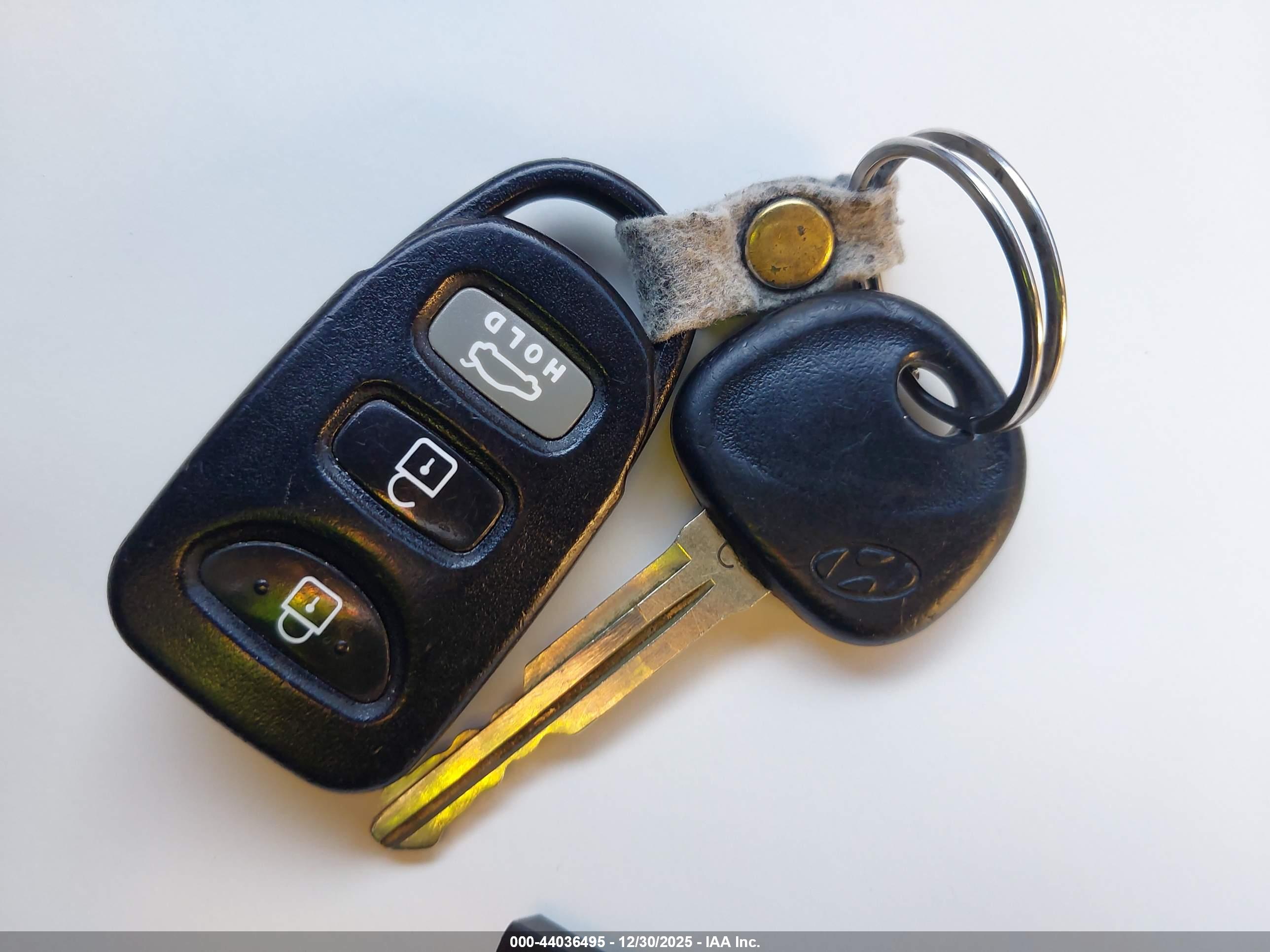 HYUNDAI ELANTRA image 11