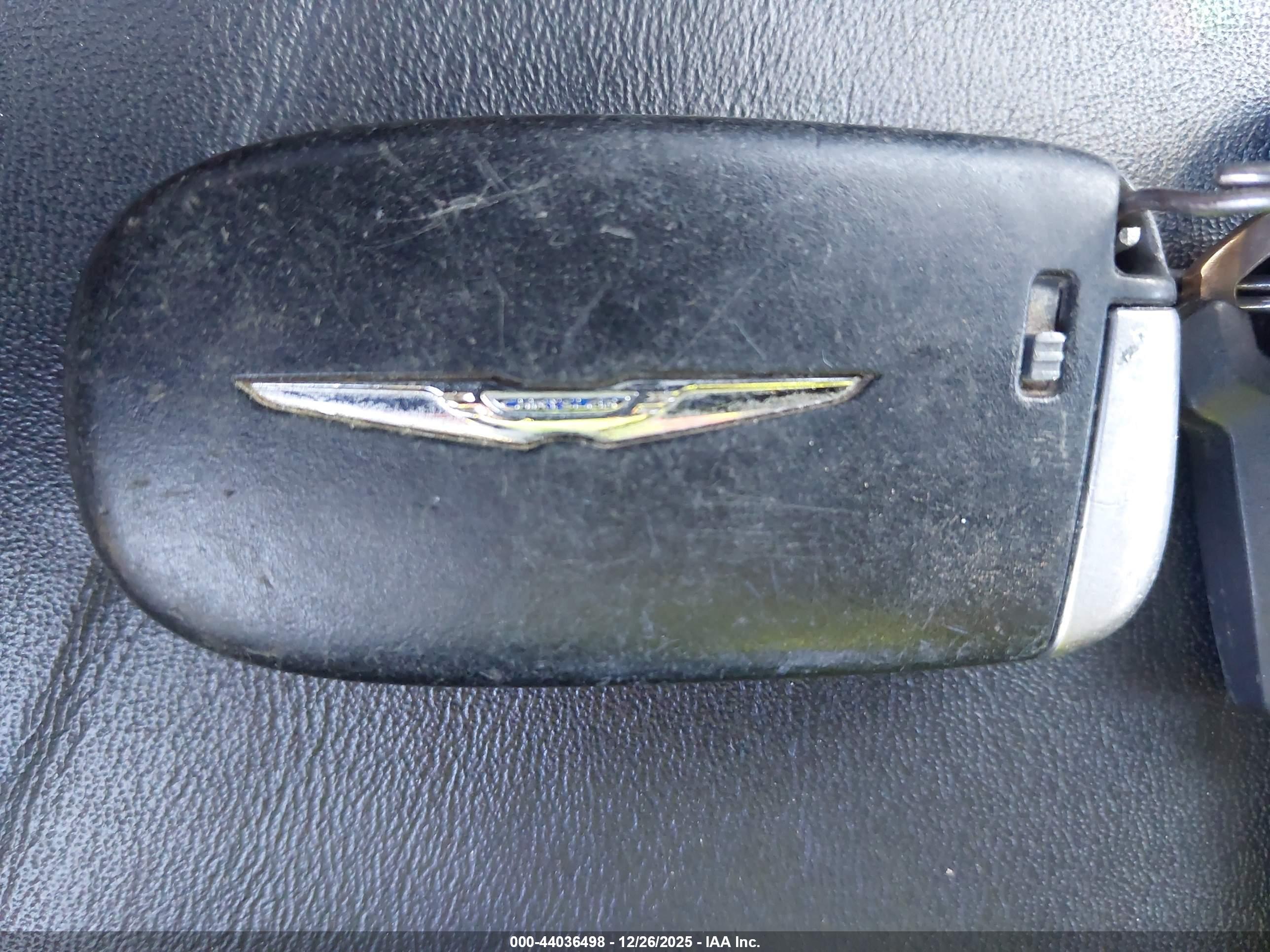CHRYSLER 300 image 11