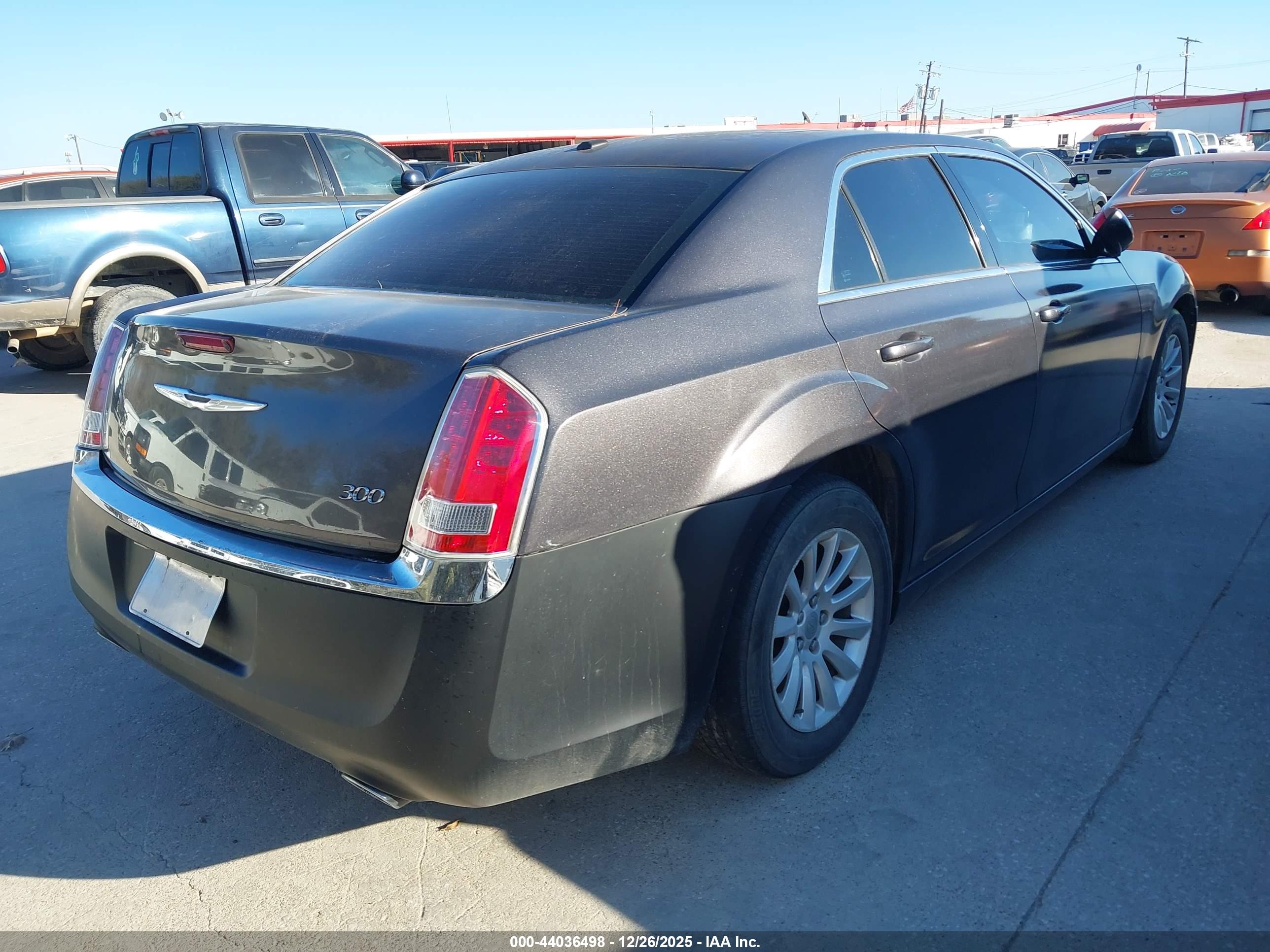 CHRYSLER 300 image 4