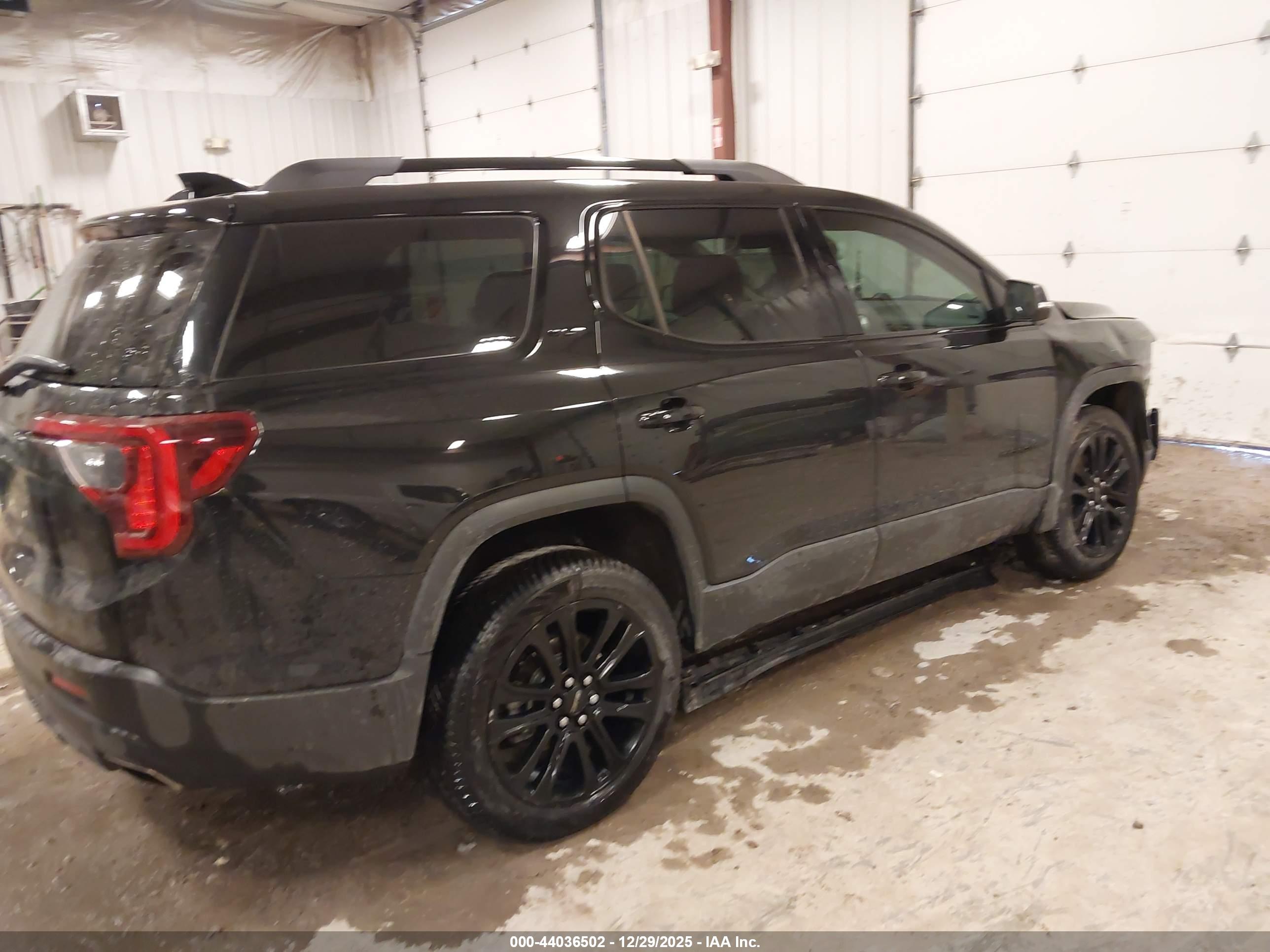 GMC ACADIA image 4