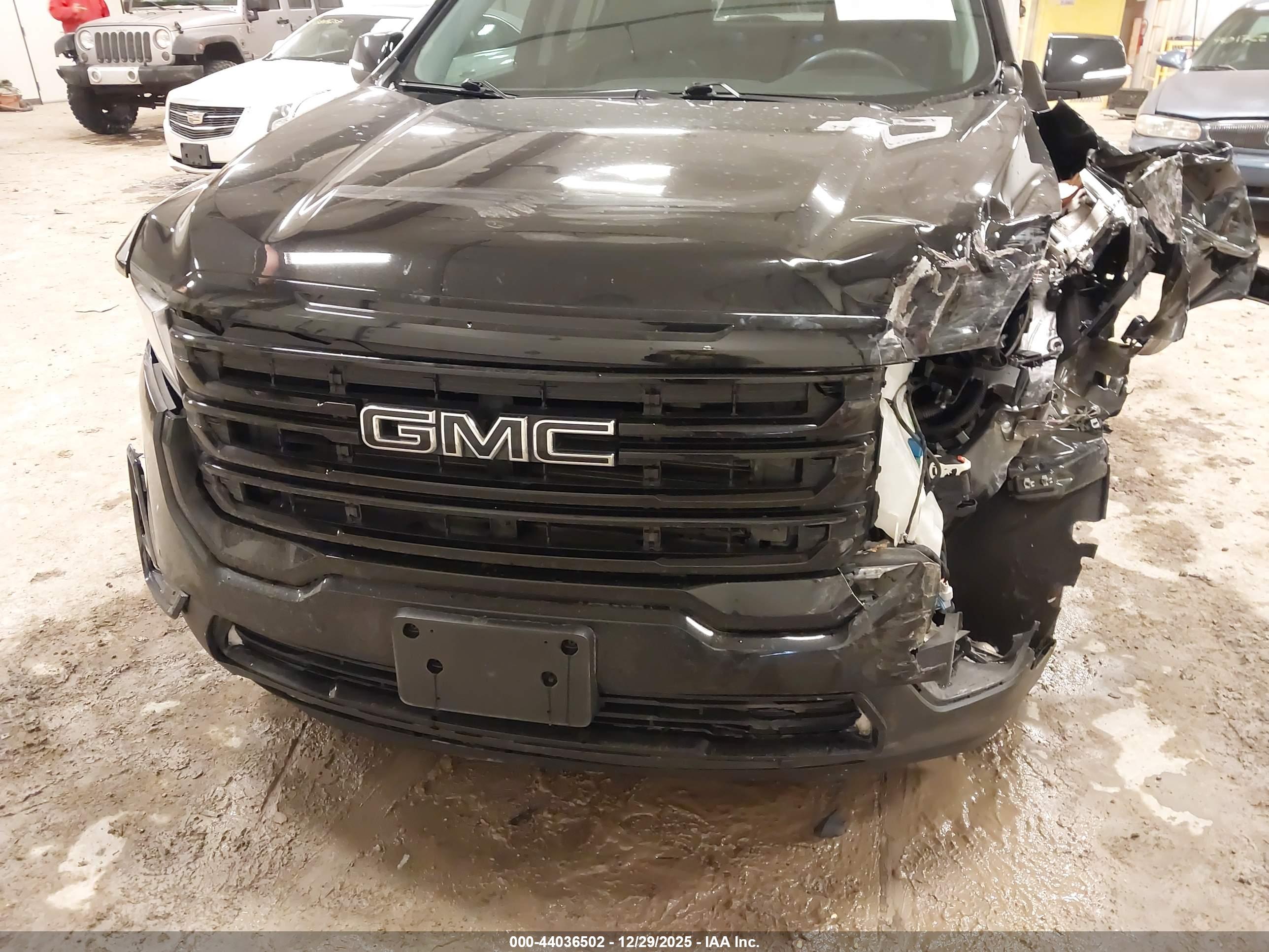 GMC ACADIA image 6