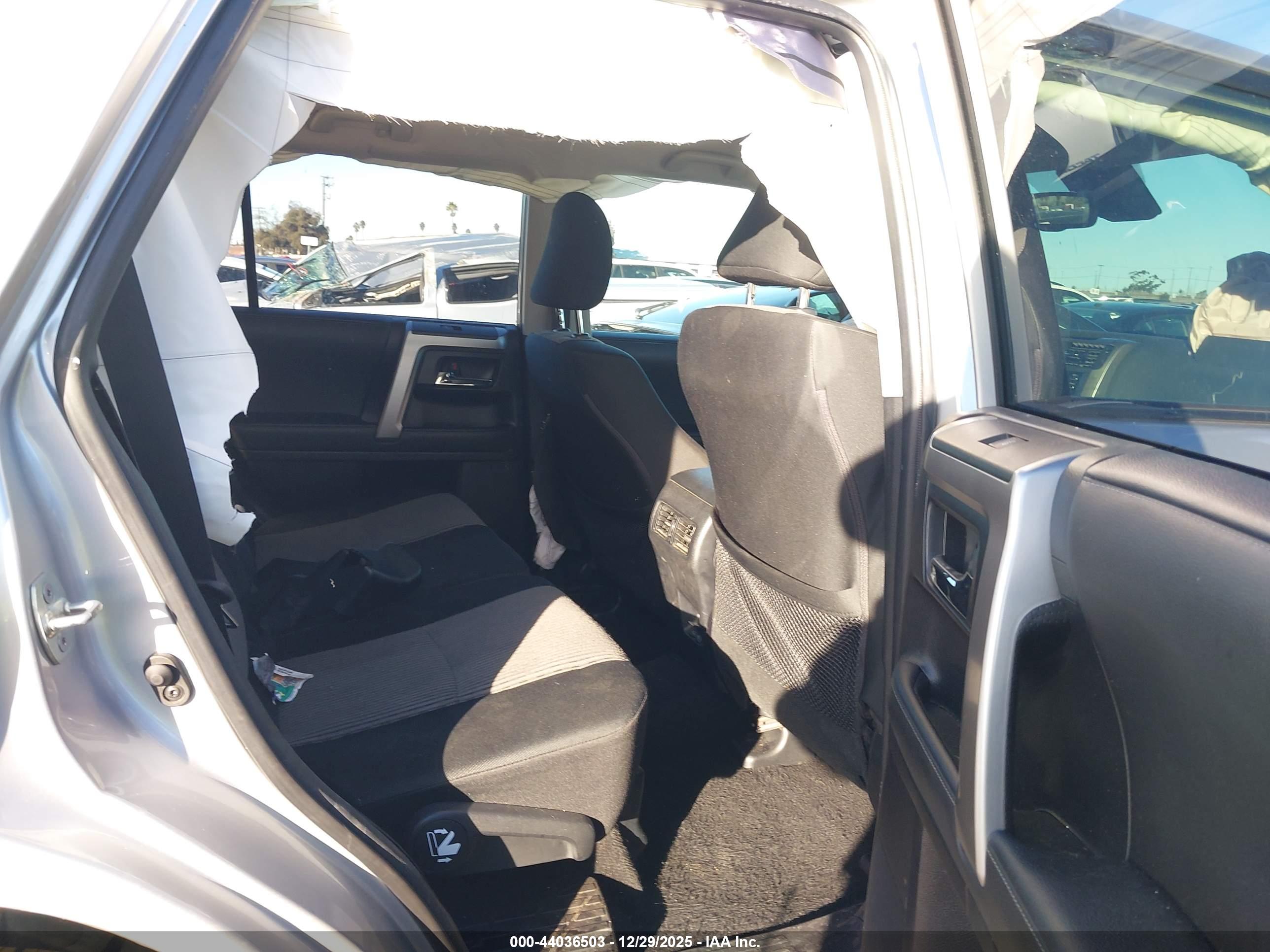 TOYOTA 4RUNNER image 8