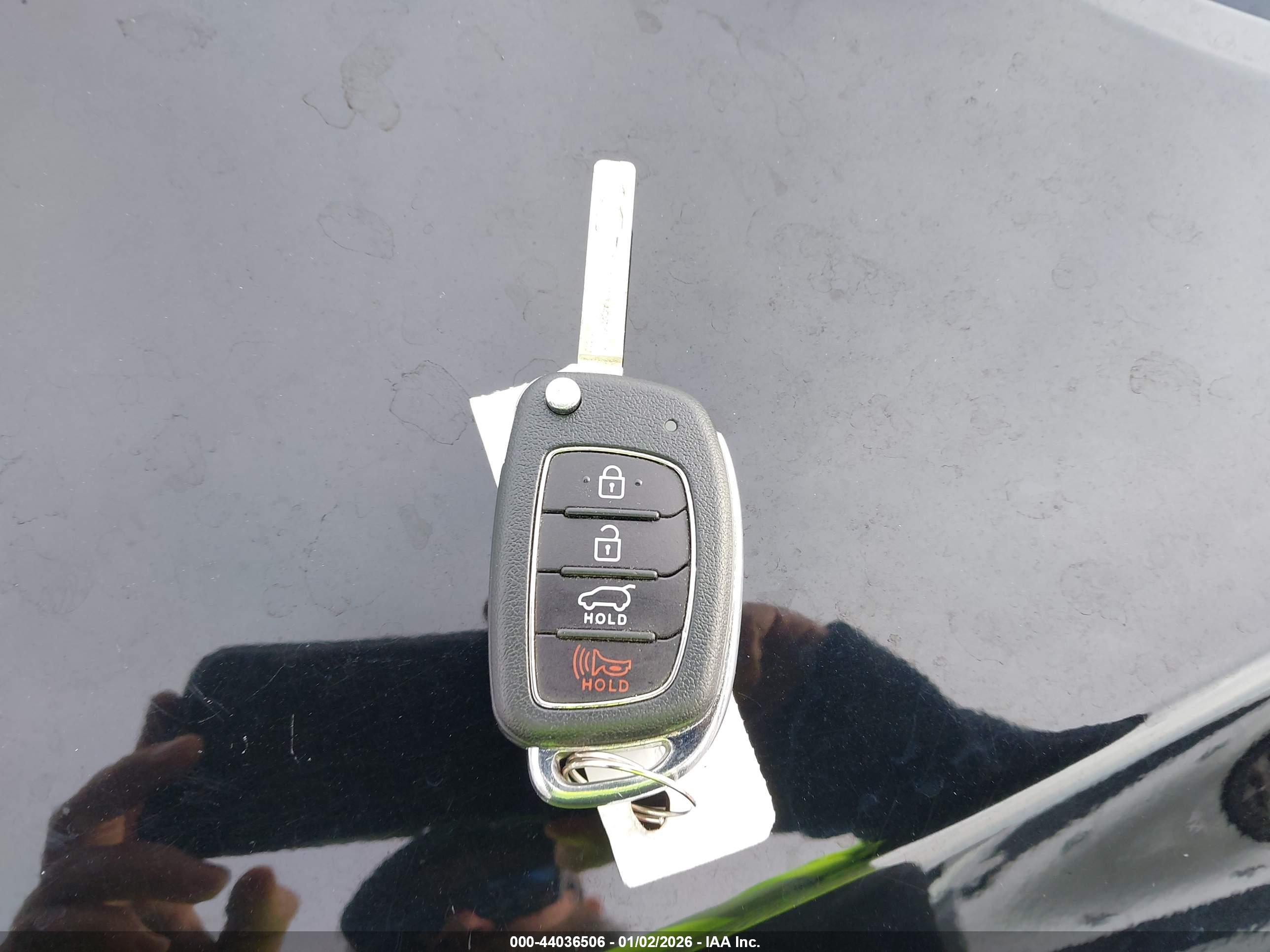 HYUNDAI TUCSON image 11