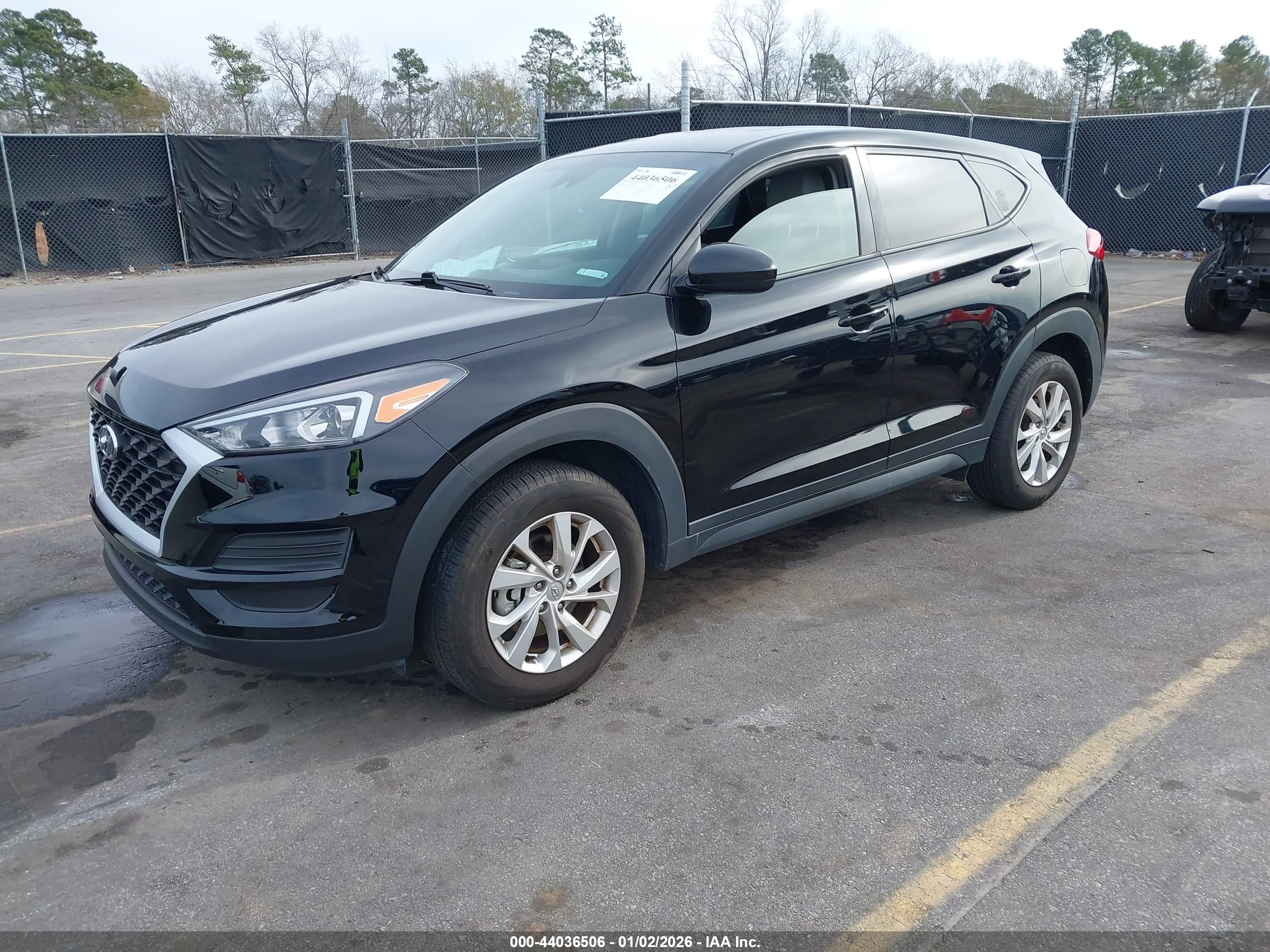 HYUNDAI TUCSON image 2