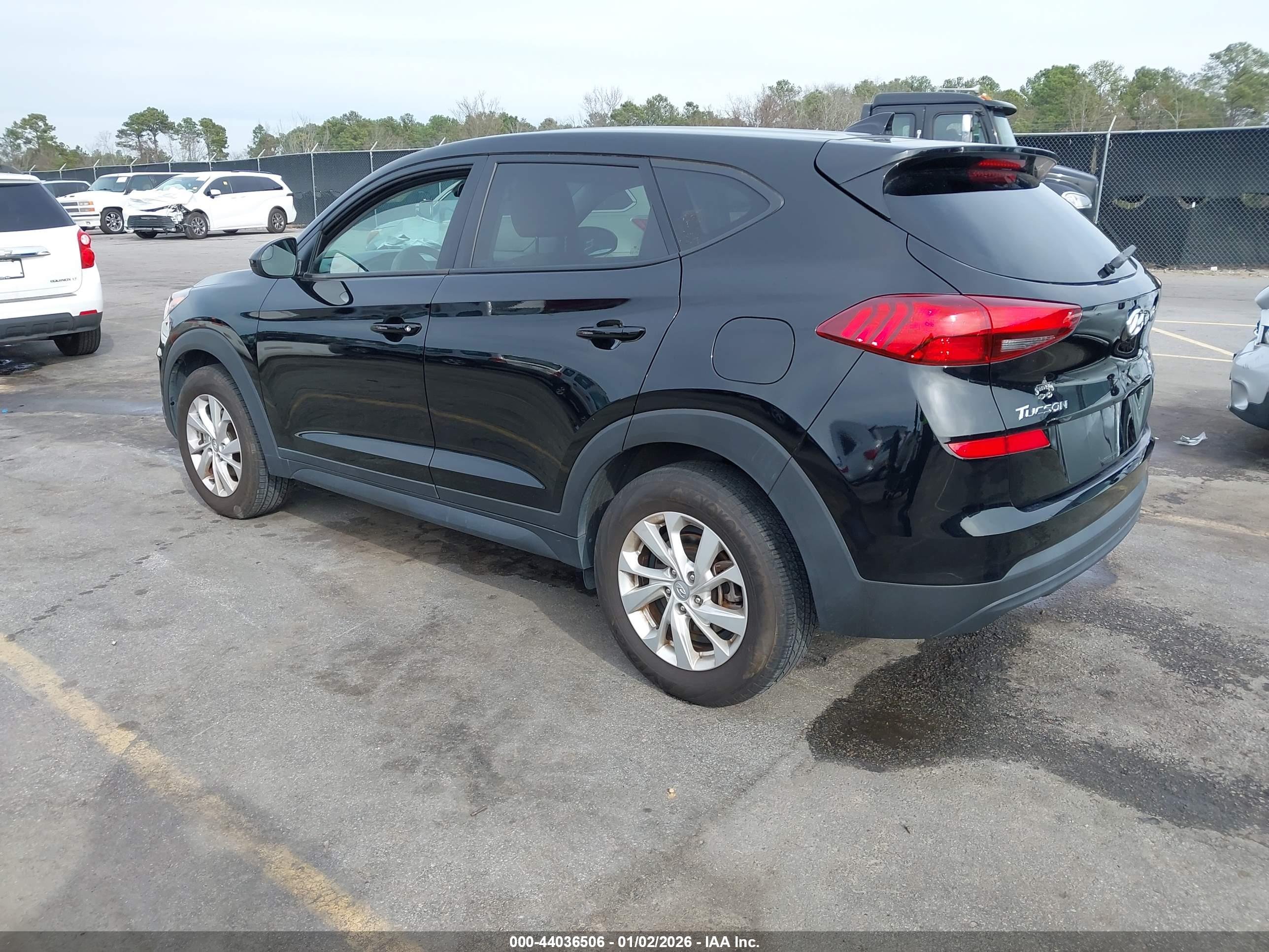 HYUNDAI TUCSON image 3