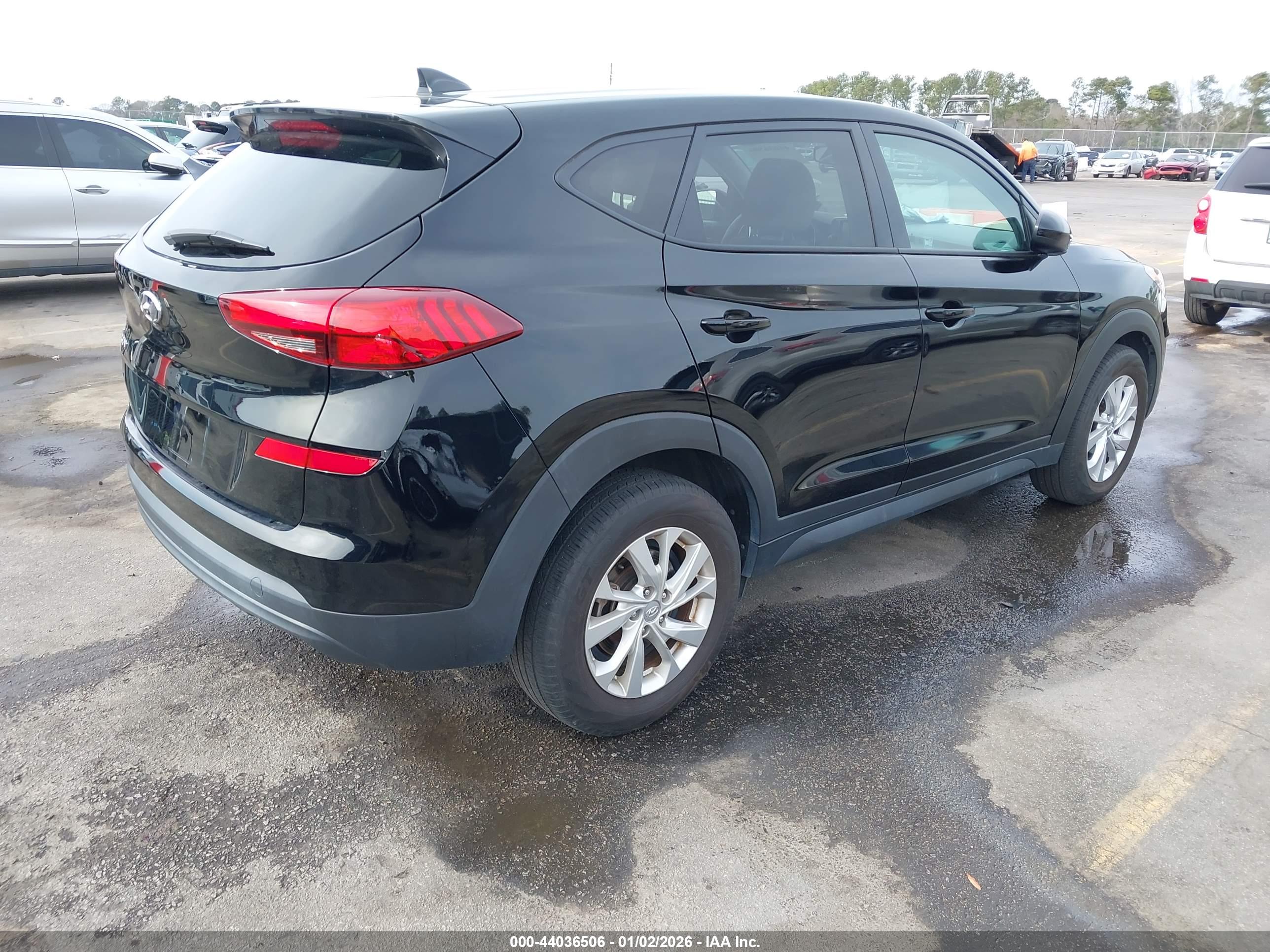 HYUNDAI TUCSON image 4