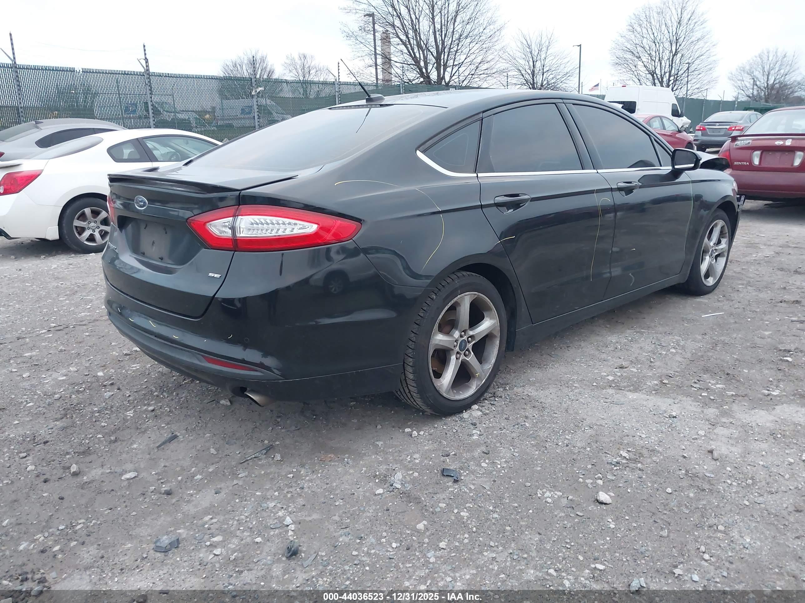 FORD FUSION image 4