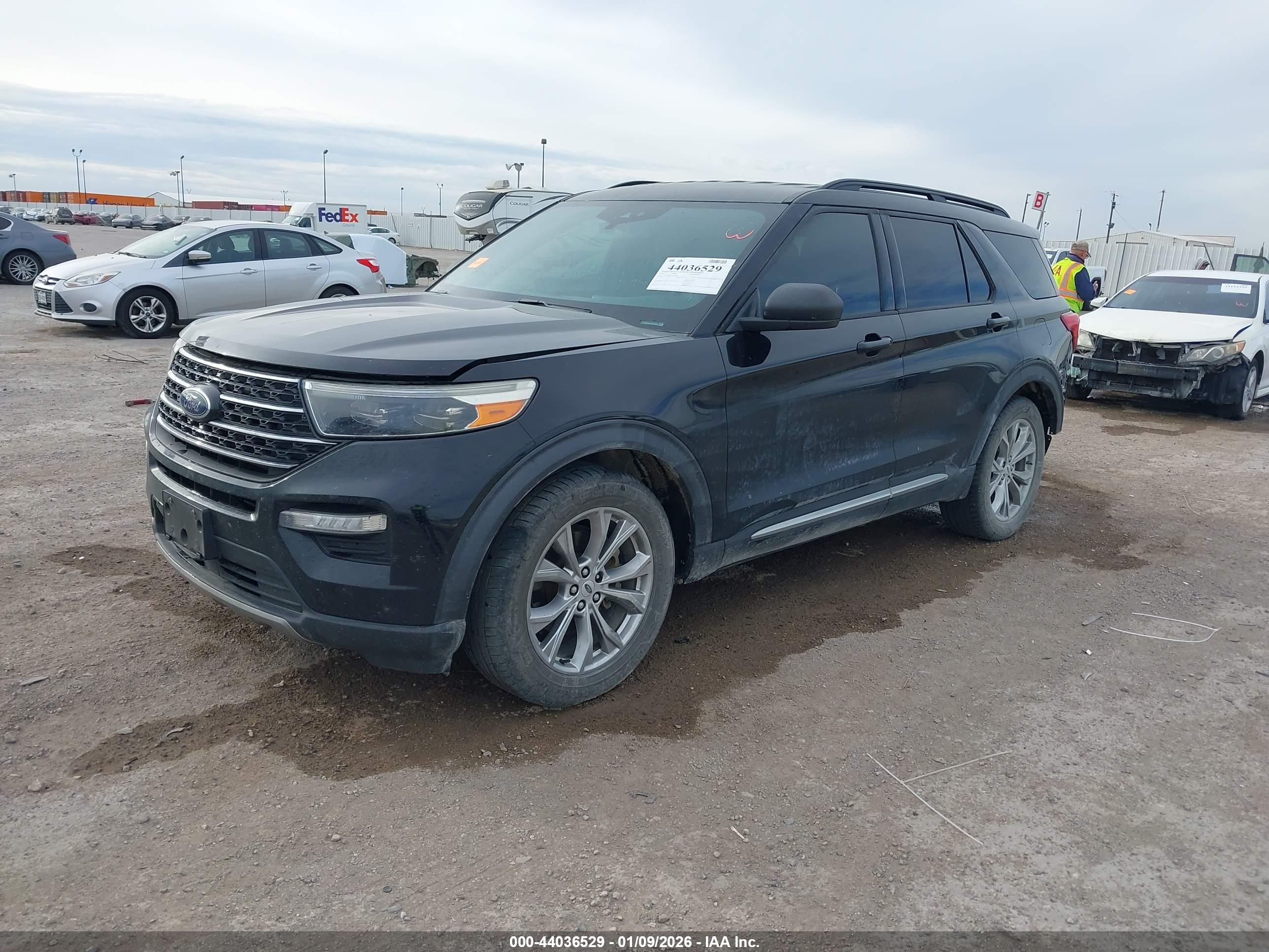 FORD EXPLORER image 2