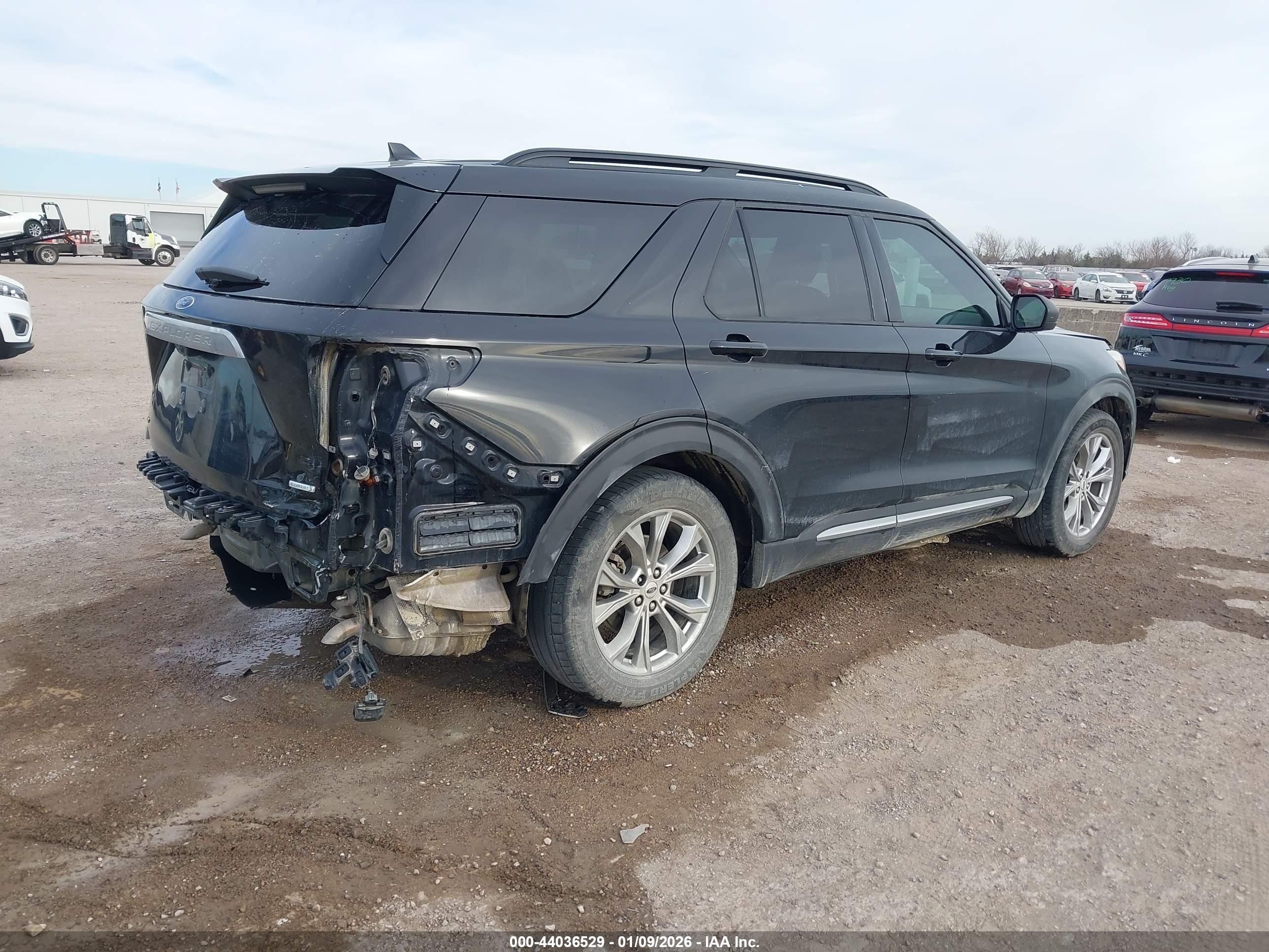 FORD EXPLORER image 4