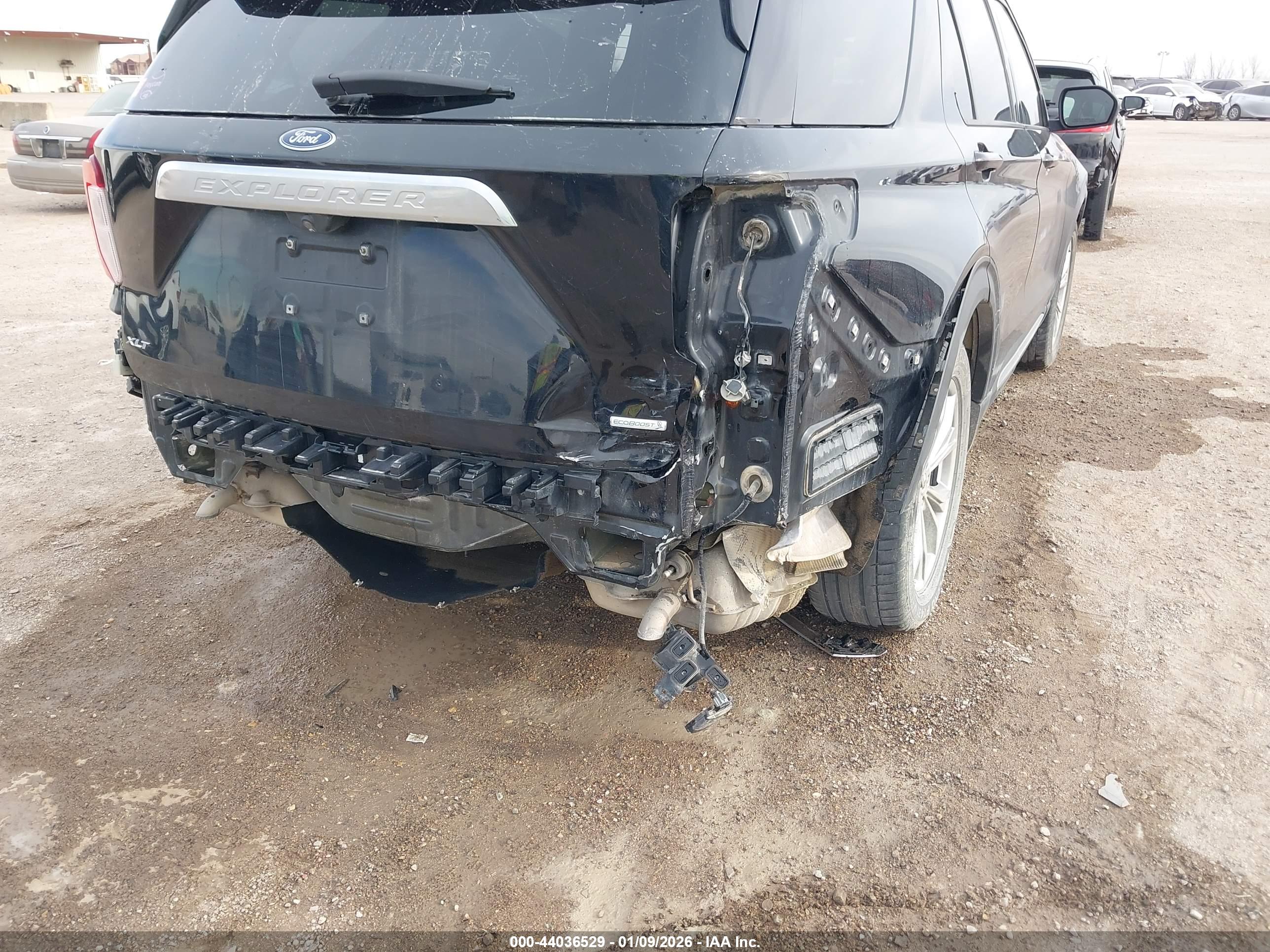 FORD EXPLORER image 6