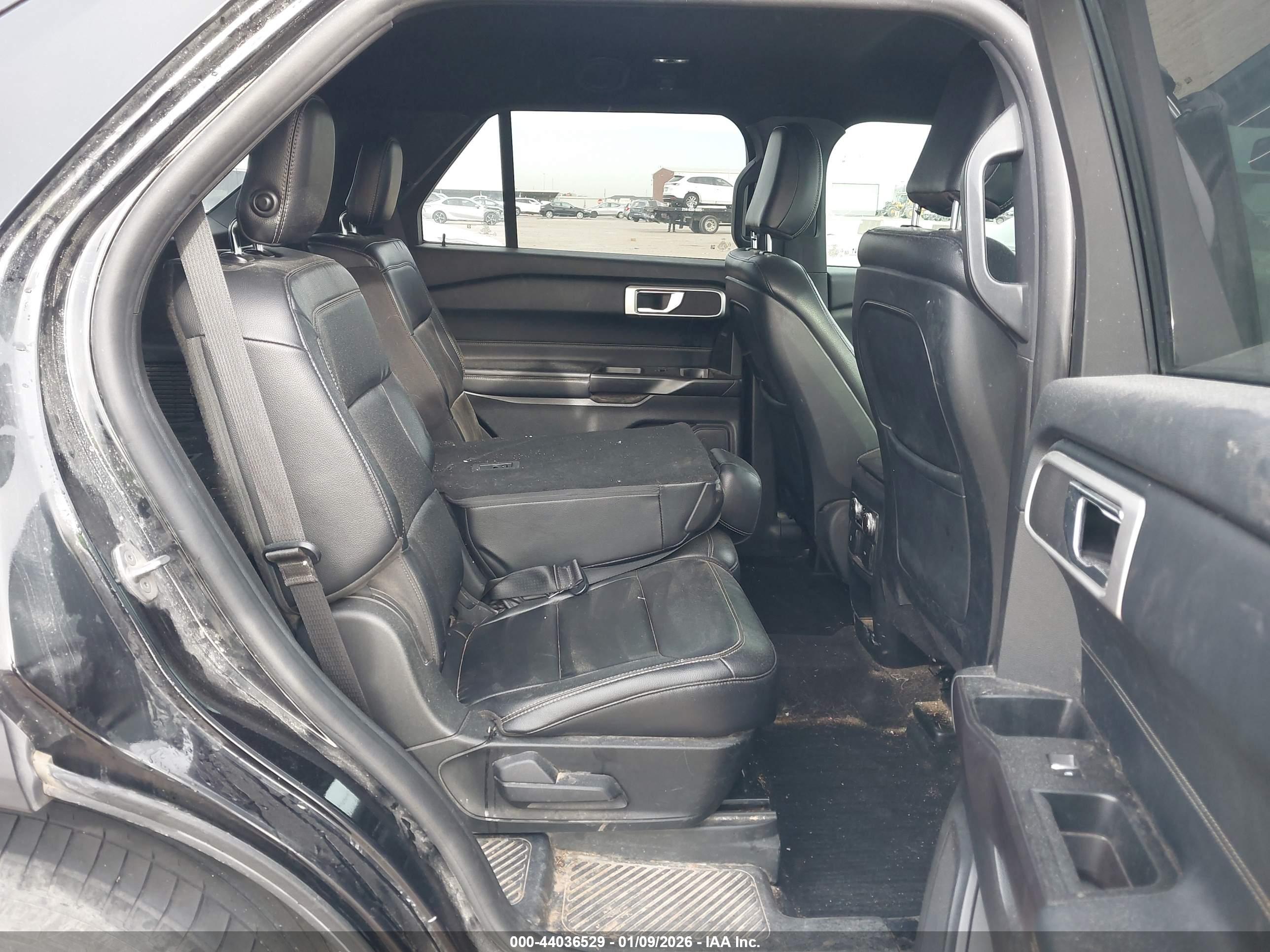 FORD EXPLORER image 8