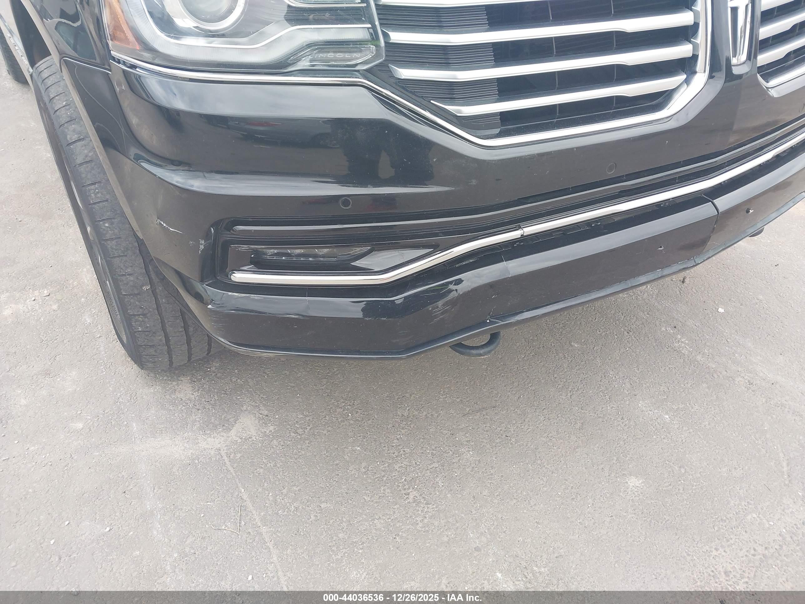 LINCOLN NAVIGATOR image 6