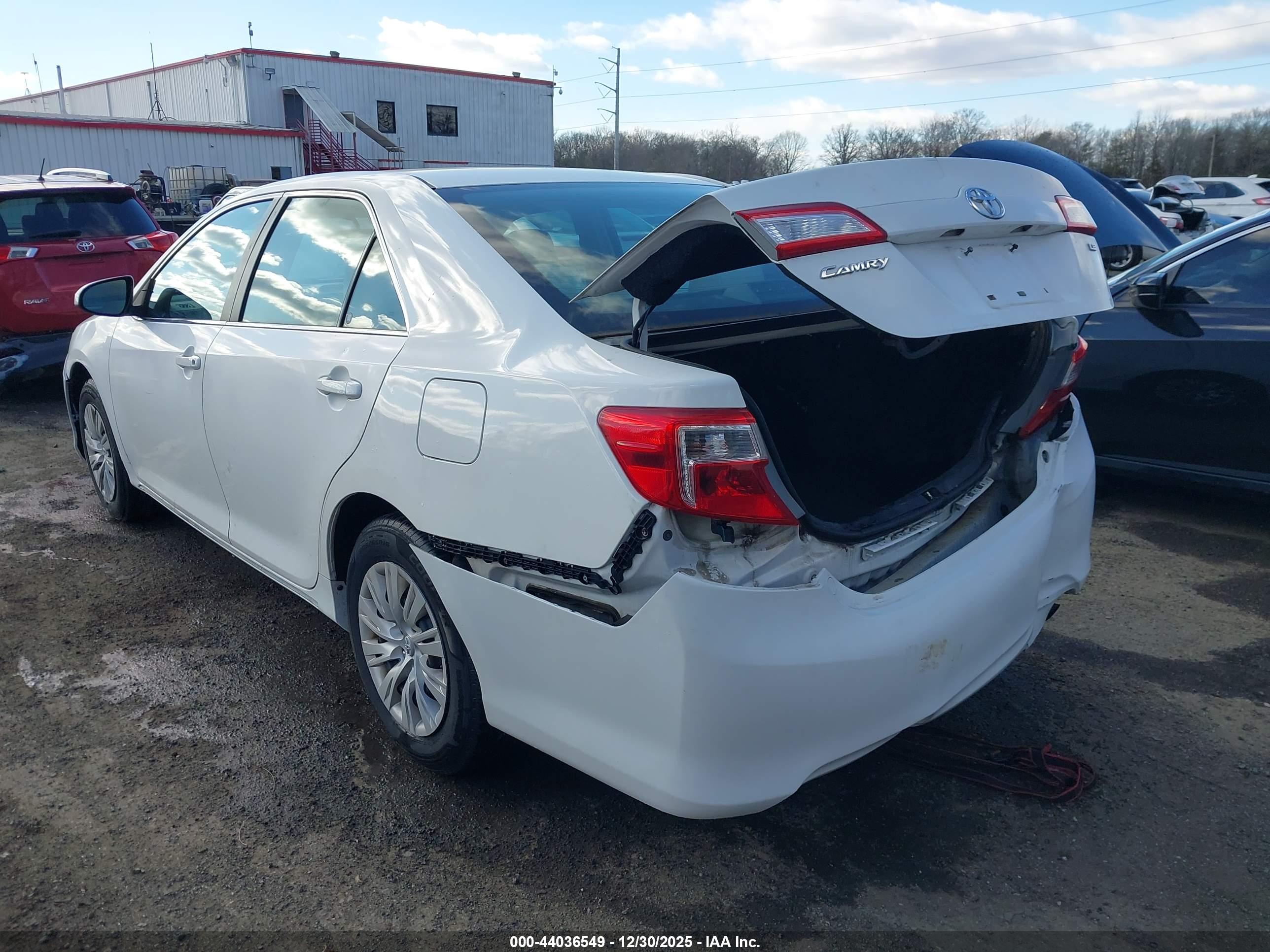 TOYOTA CAMRY image 6