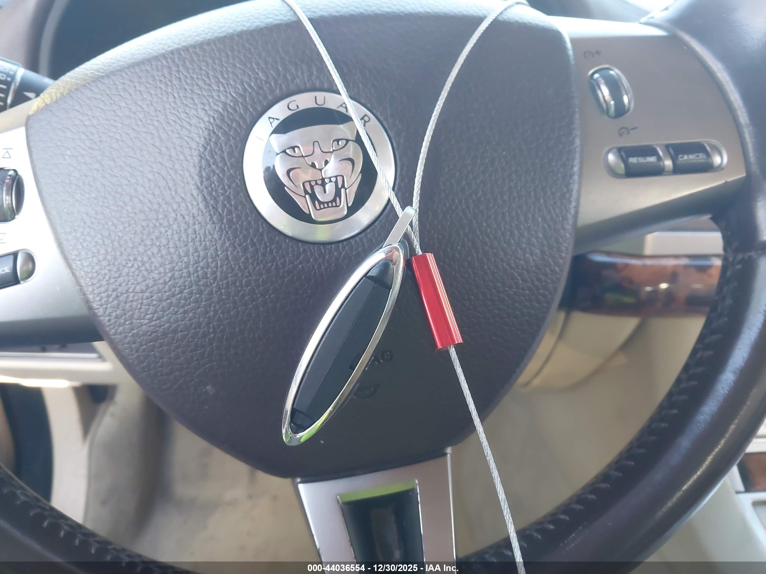 JAGUAR XF image 11