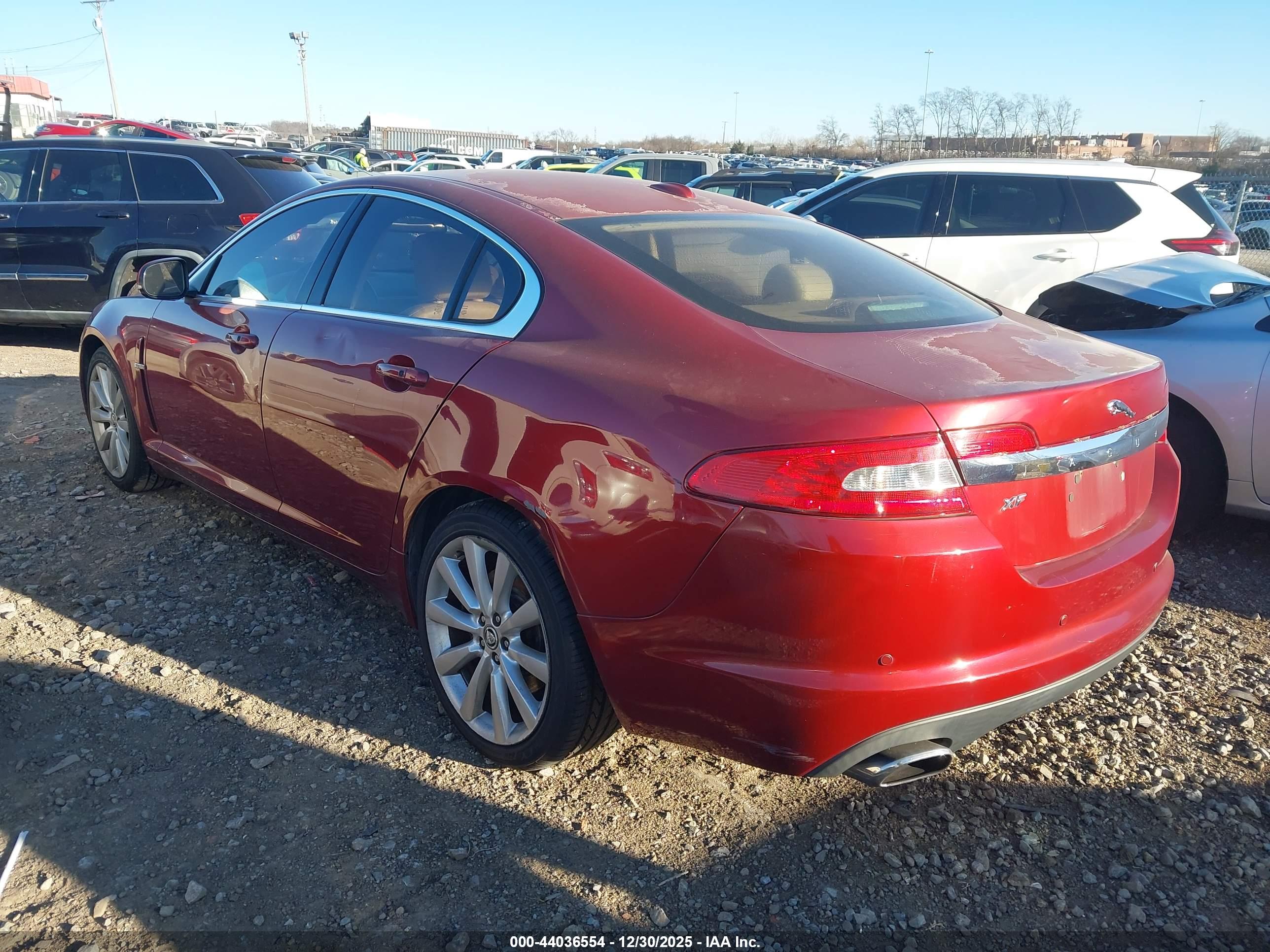 JAGUAR XF image 3
