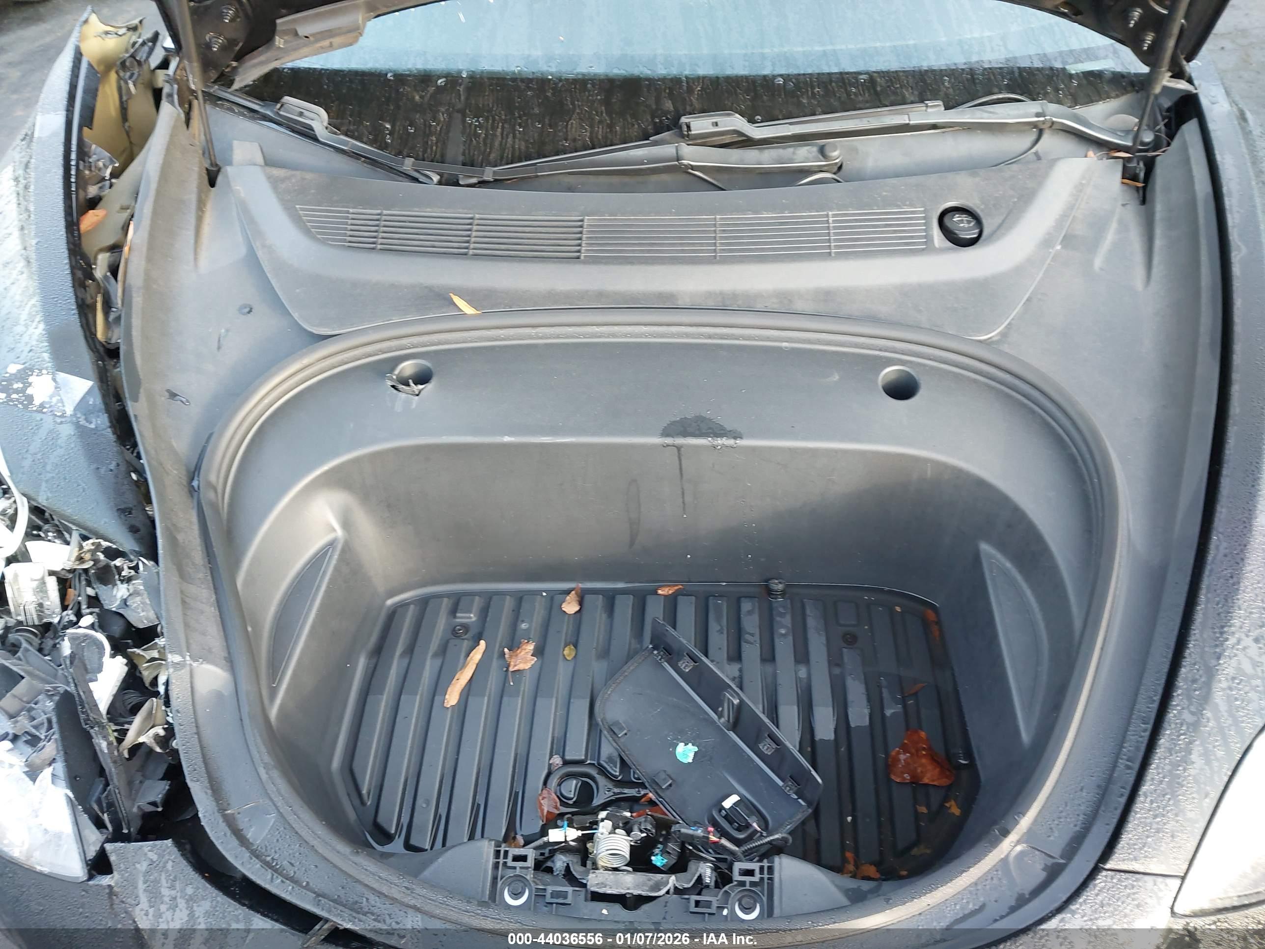 TESLA MODEL image 10