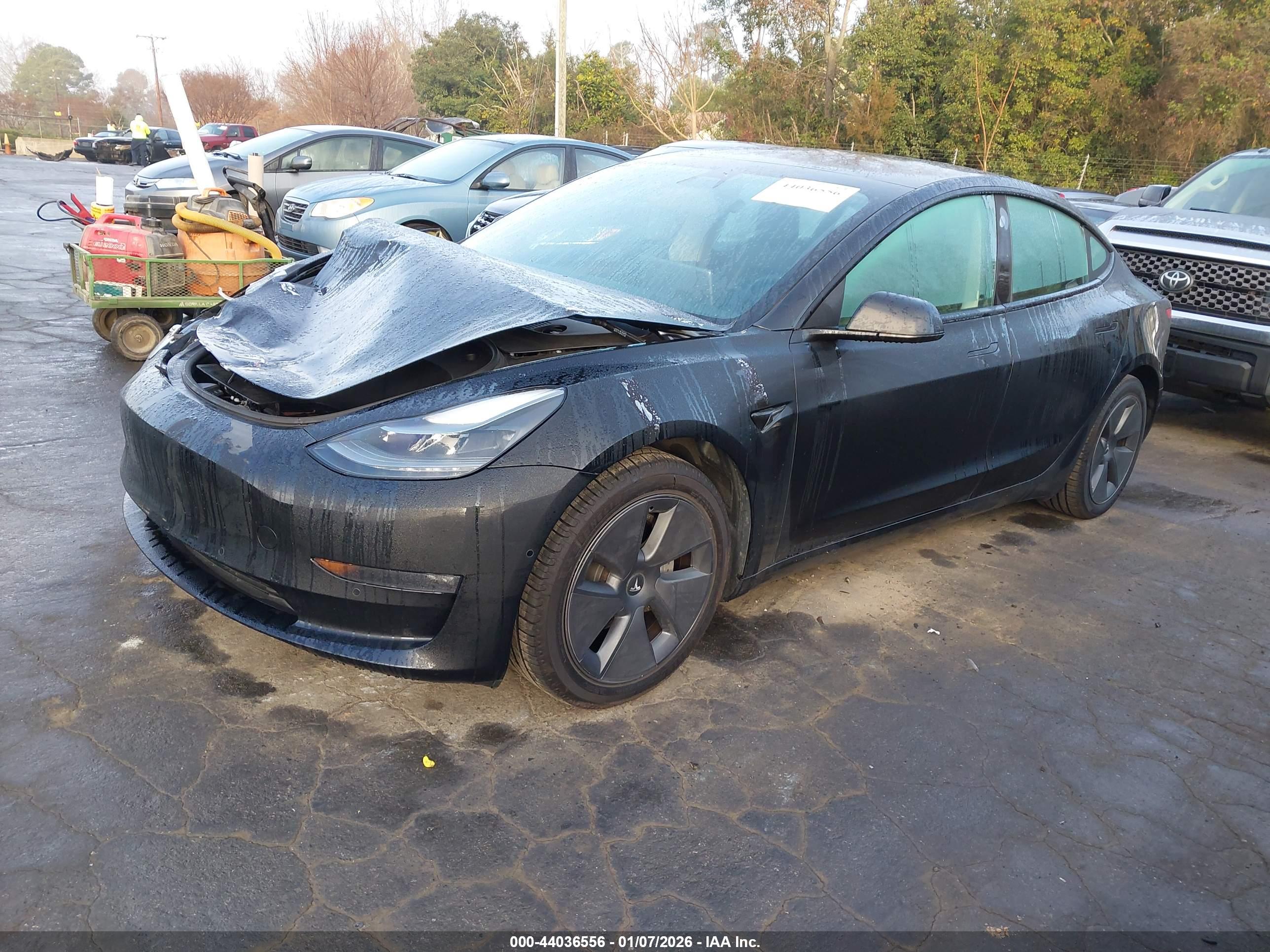 TESLA MODEL image 2