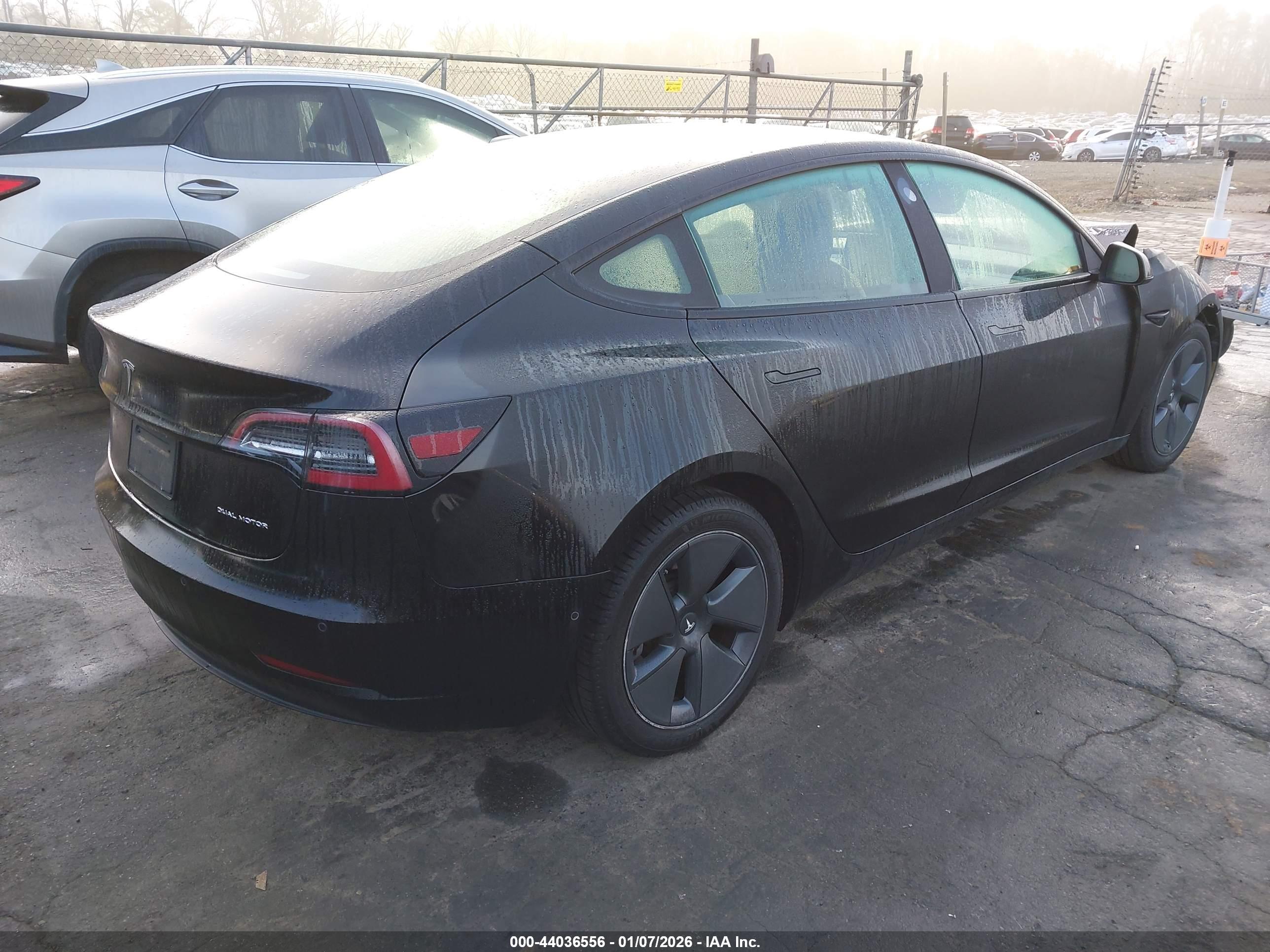 TESLA MODEL image 4