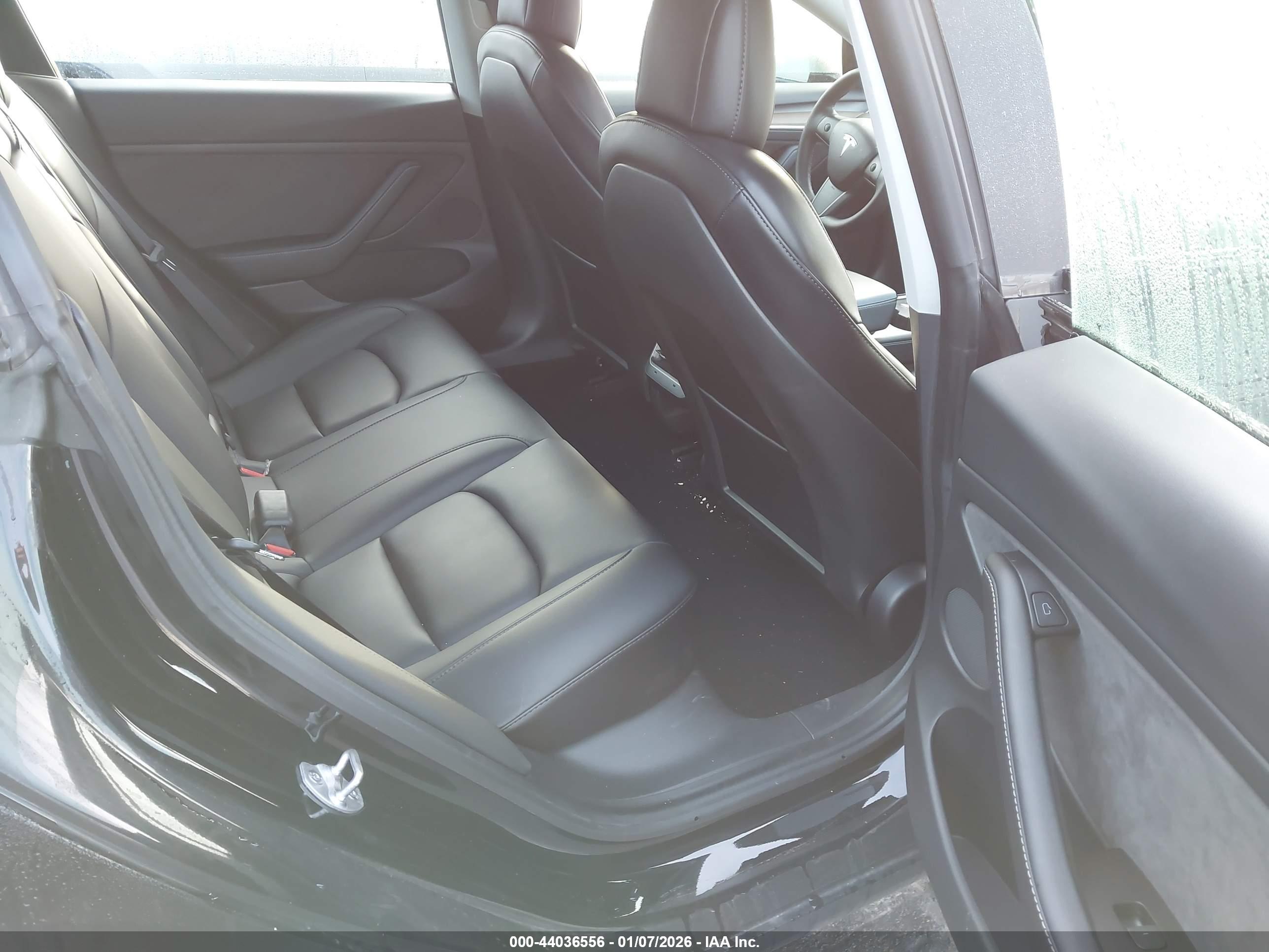 TESLA MODEL image 8