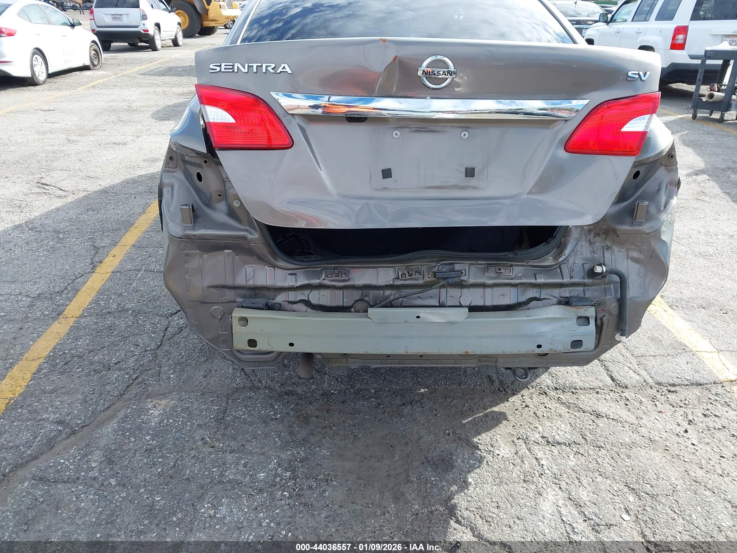 NISSAN SENTRA image 6