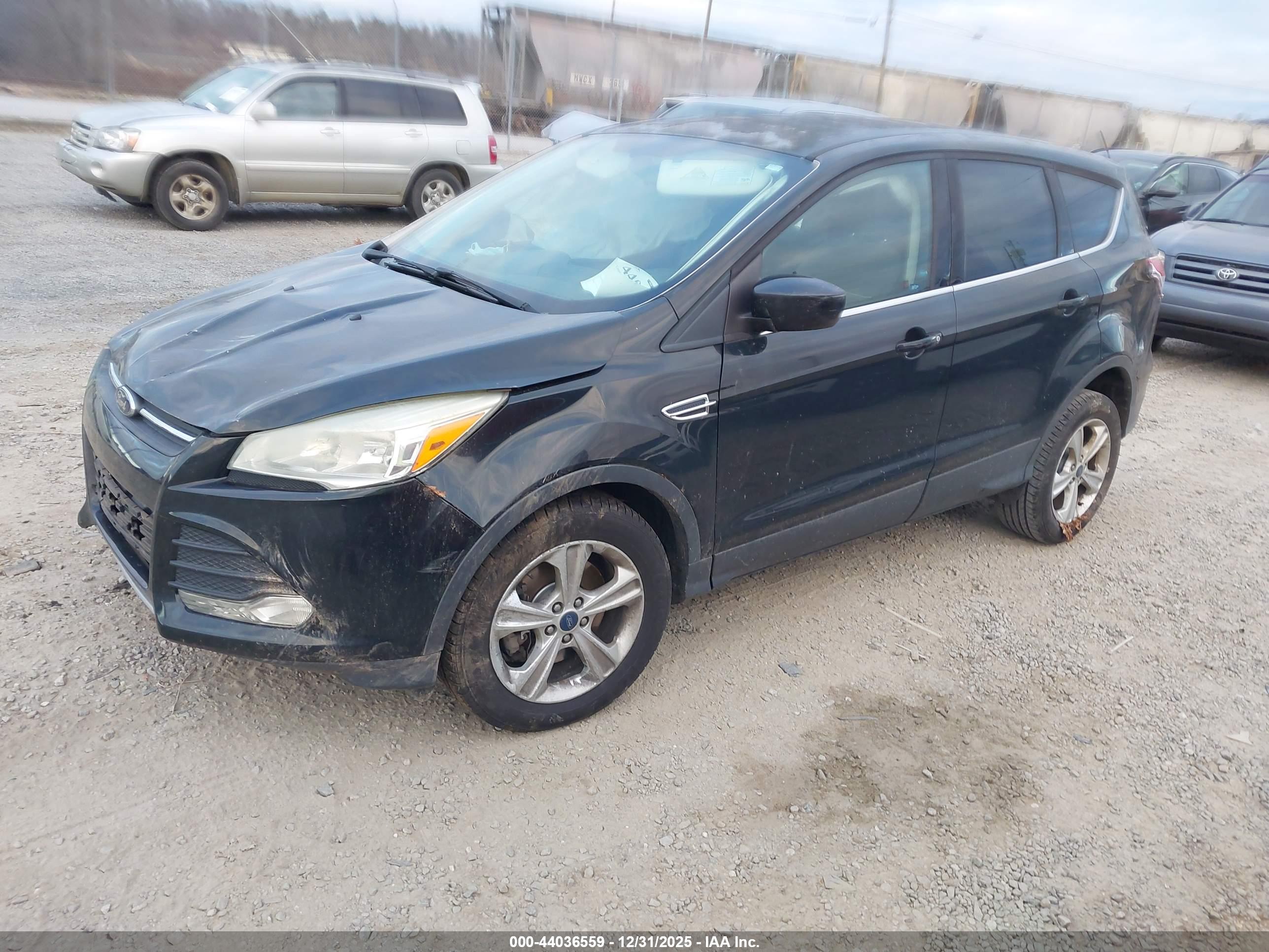 FORD ESCAPE image 2