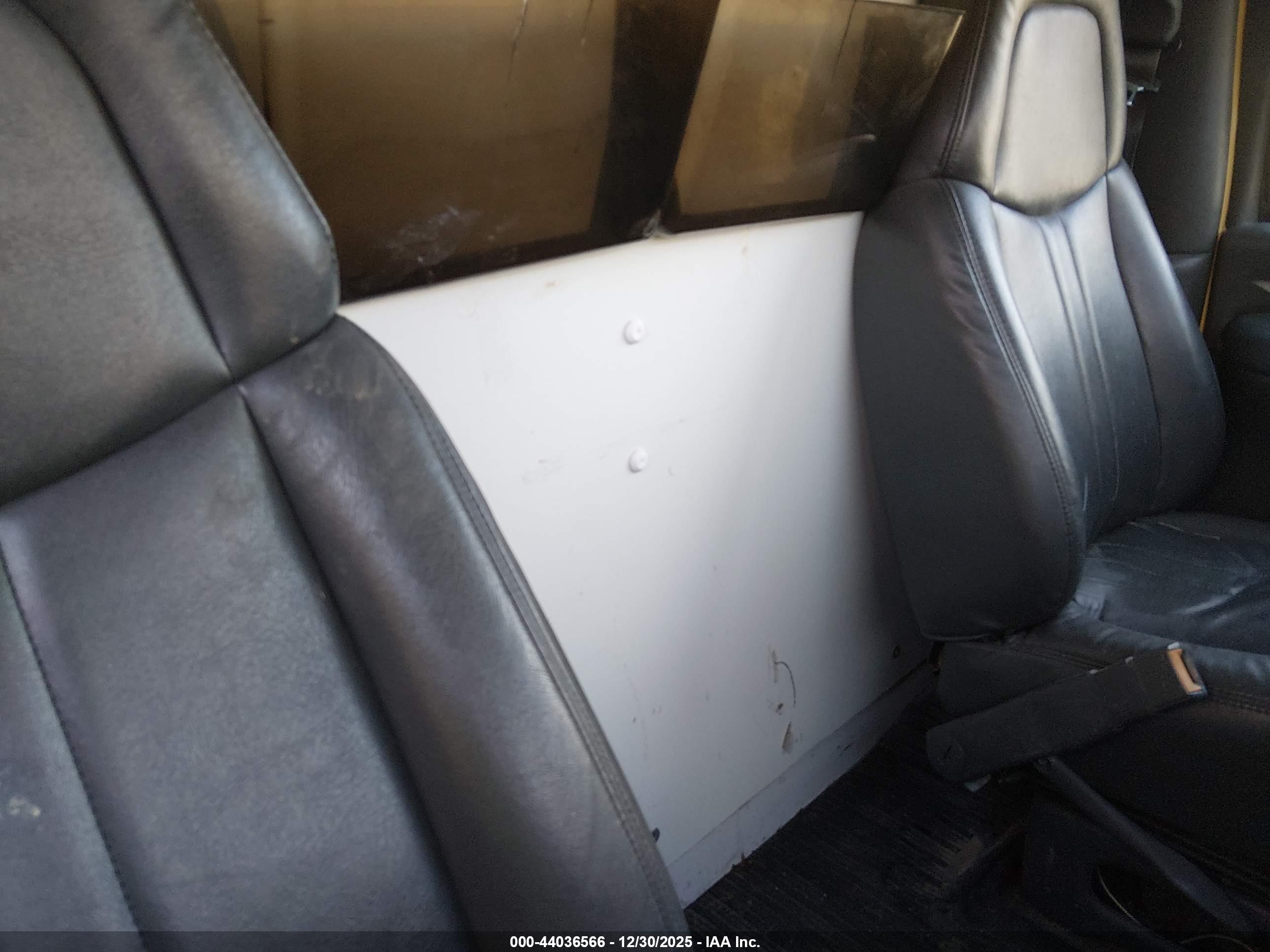 CHEVROLET EXPRESS image 7