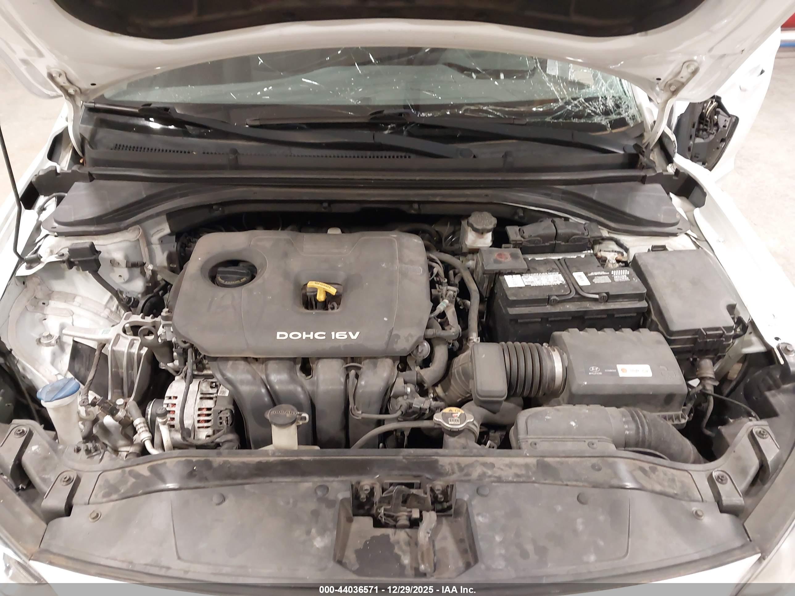 HYUNDAI ELANTRA image 10