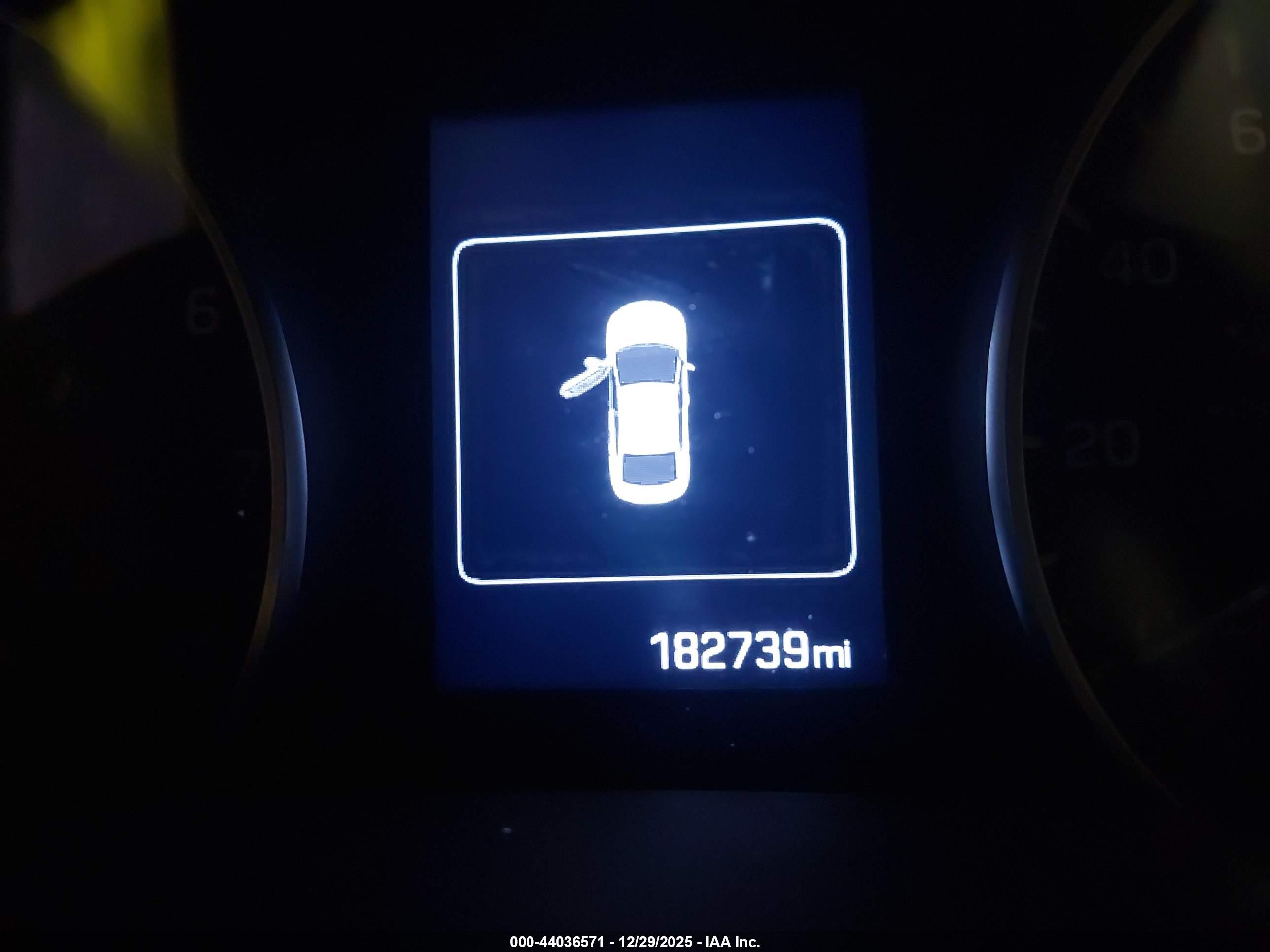 HYUNDAI ELANTRA image 7