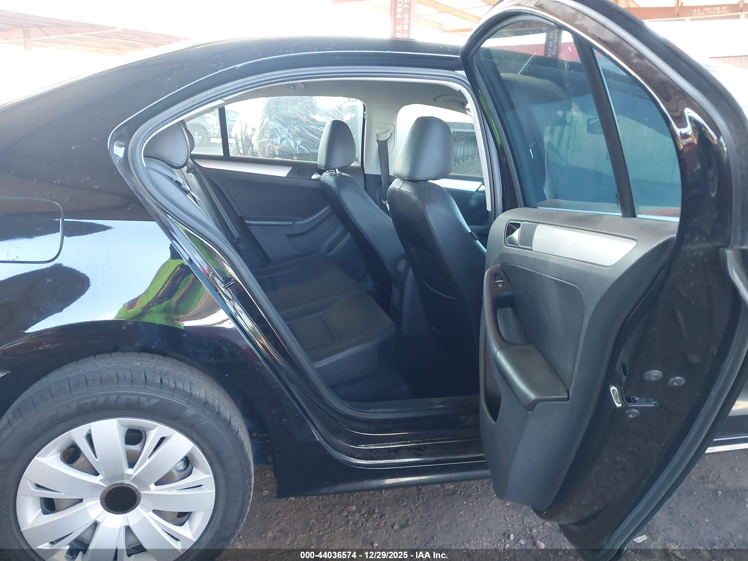 VOLKSWAGEN JETTA image 8